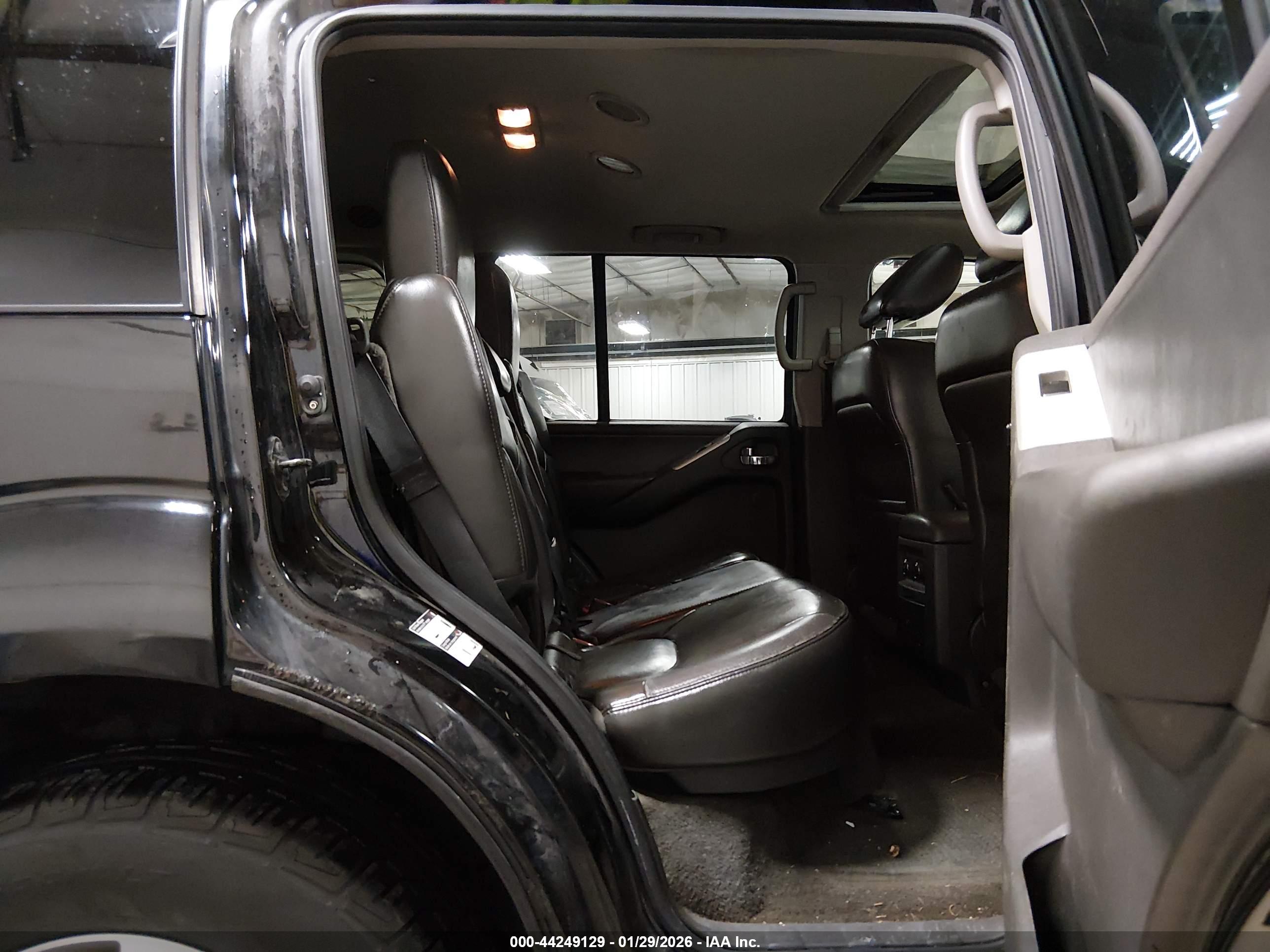 NISSAN PATHFINDER image 8