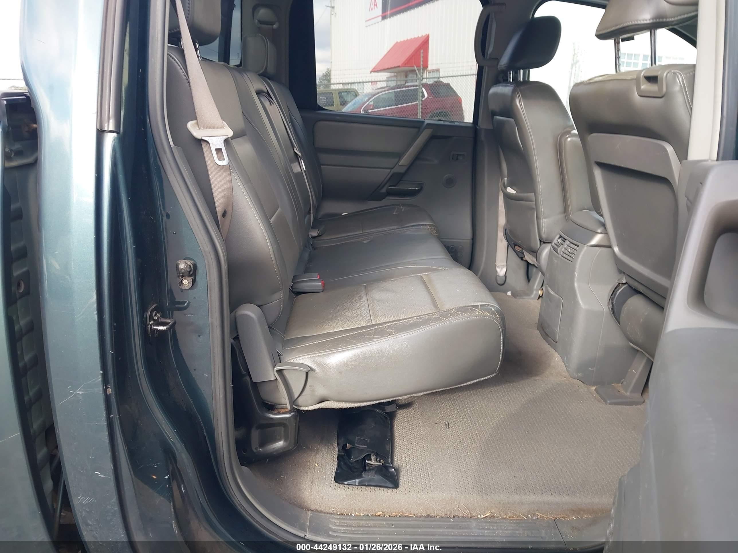 NISSAN TITAN image 8