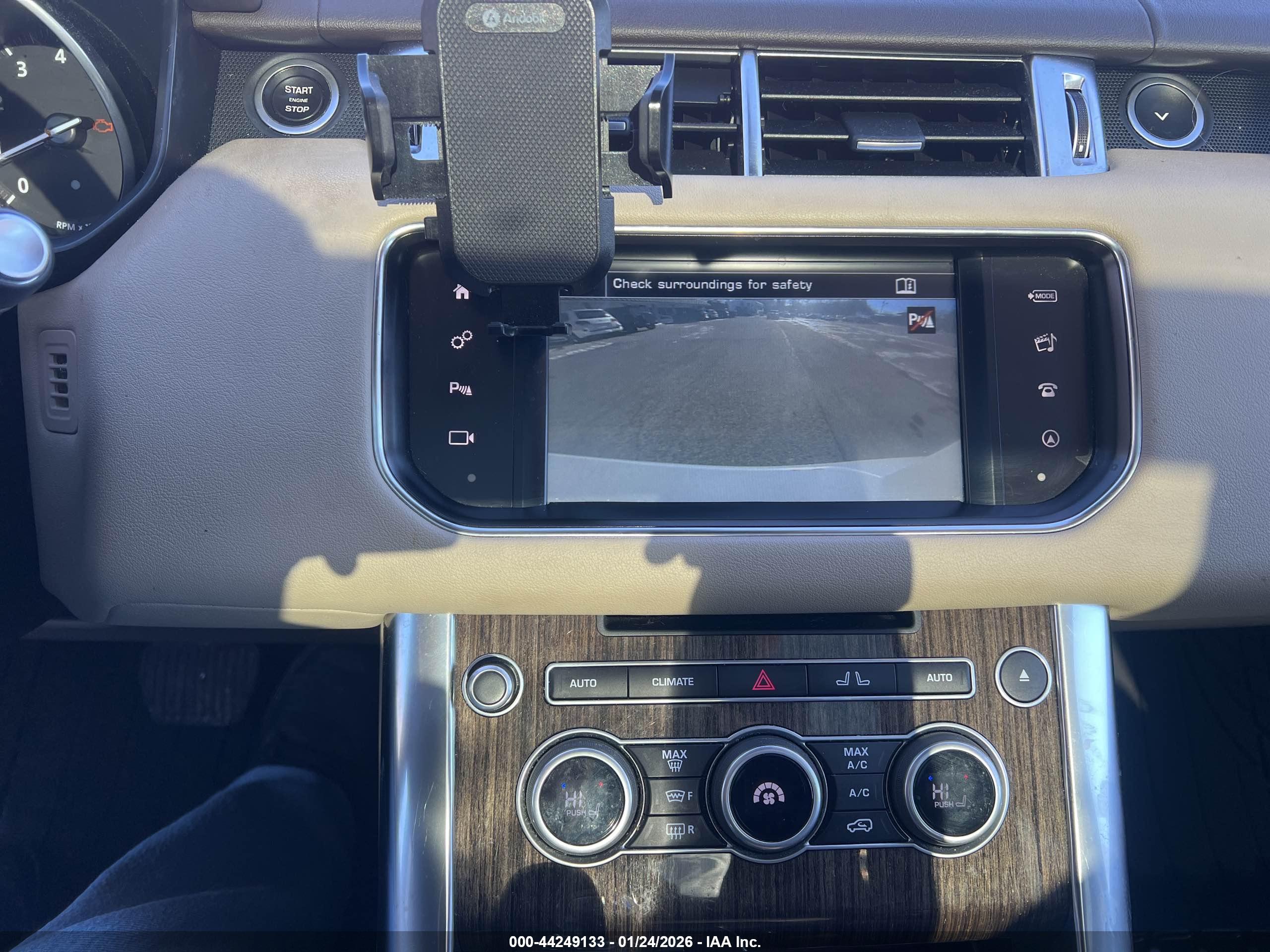 LAND ROVER image 6