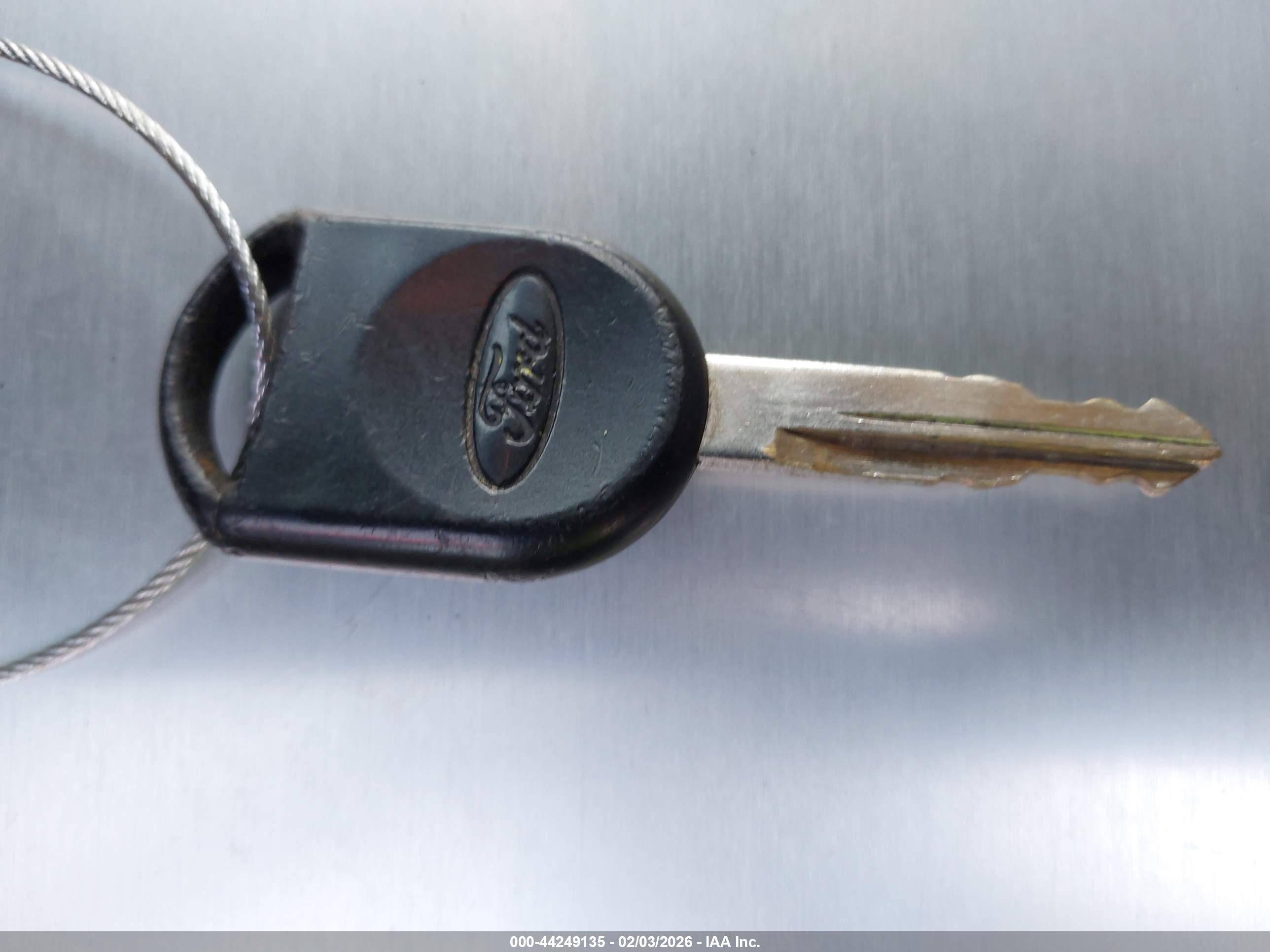 FORD ESCAPE image 11