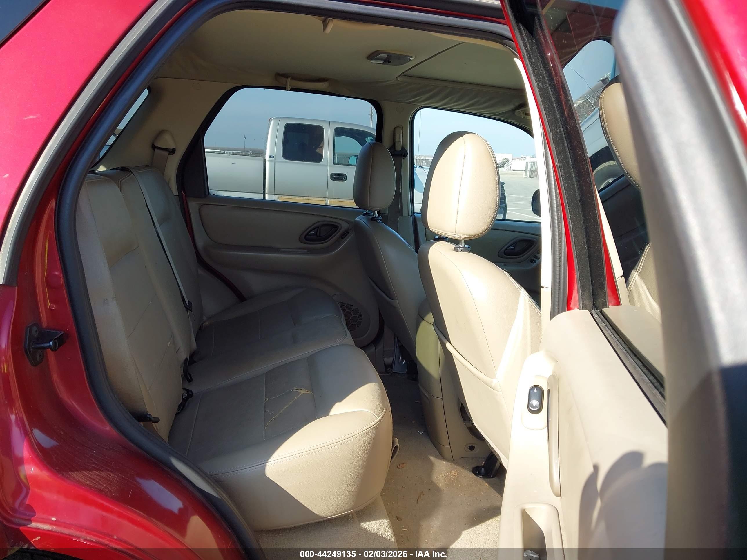 FORD ESCAPE image 8