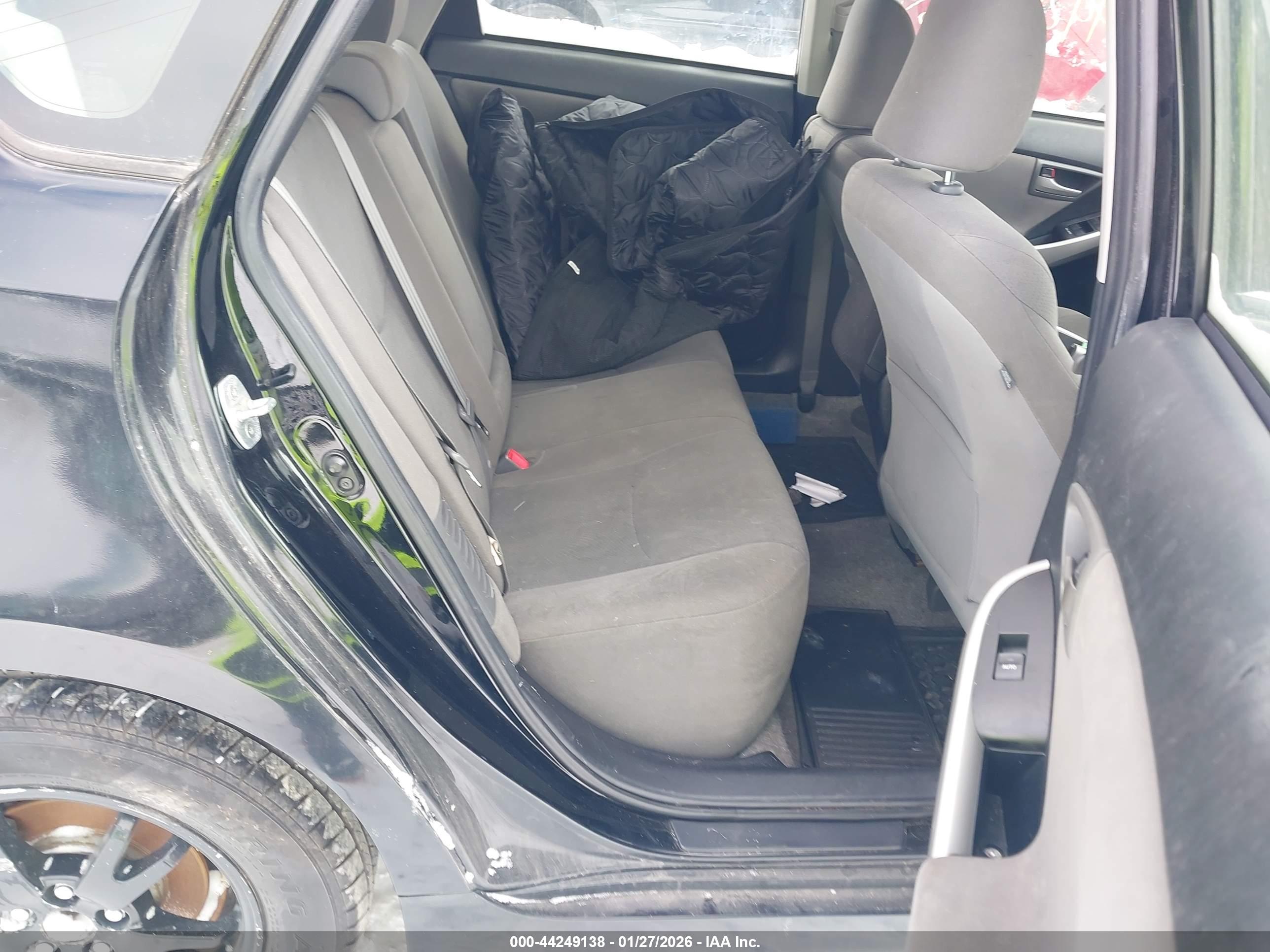 TOYOTA PRIUS image 8