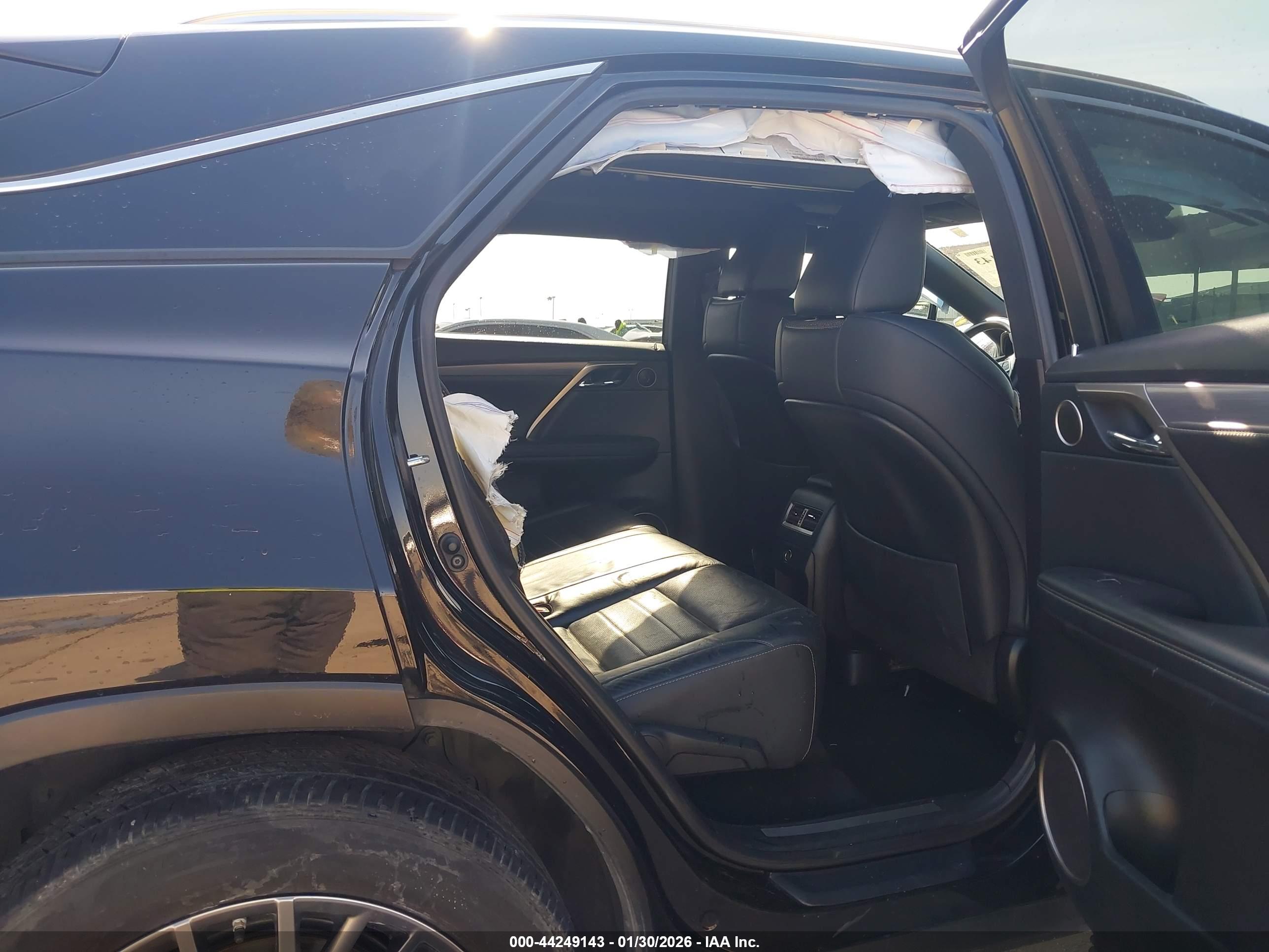 LEXUS RX image 8
