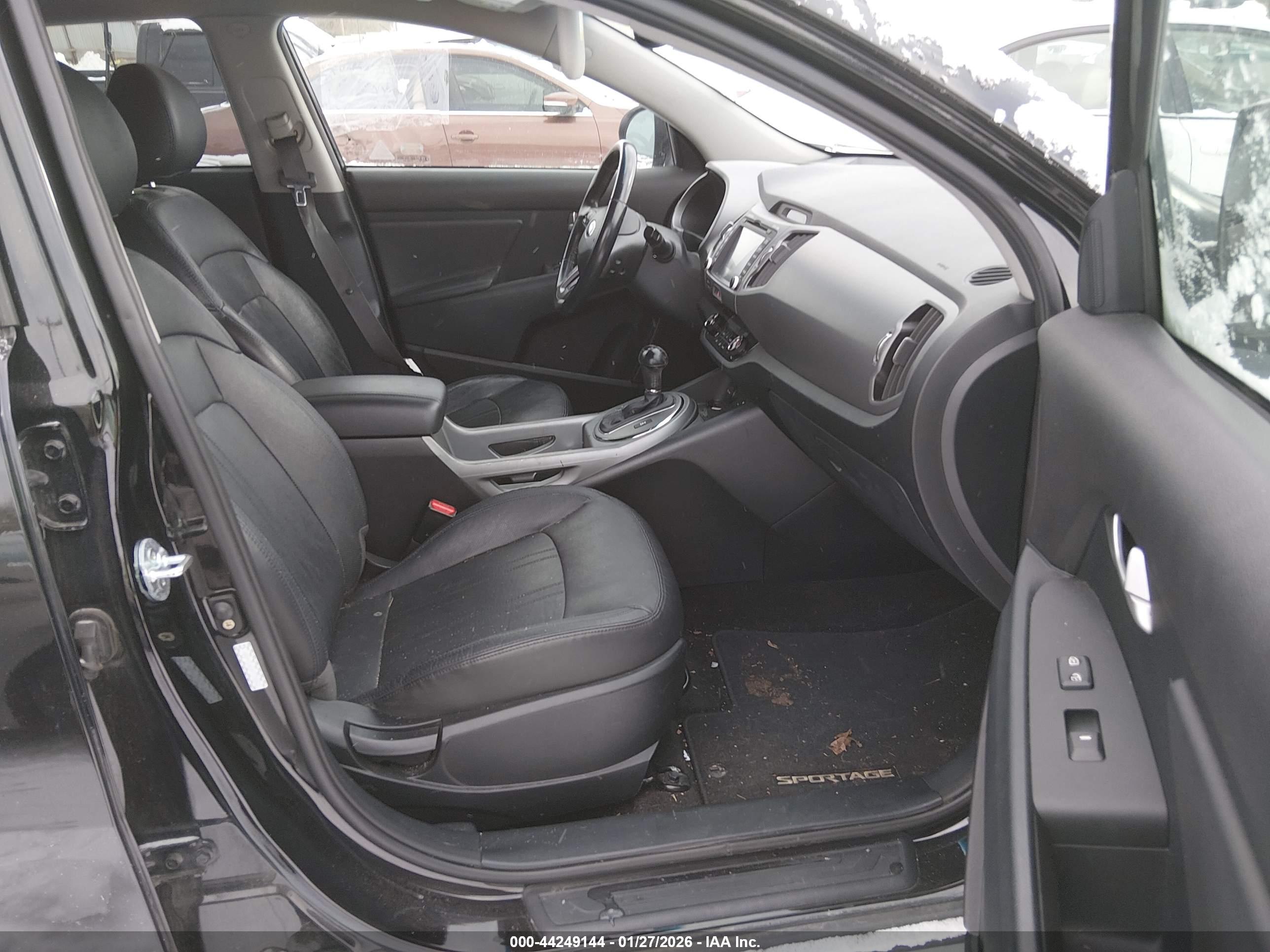 KIA SPORTAGE image 5