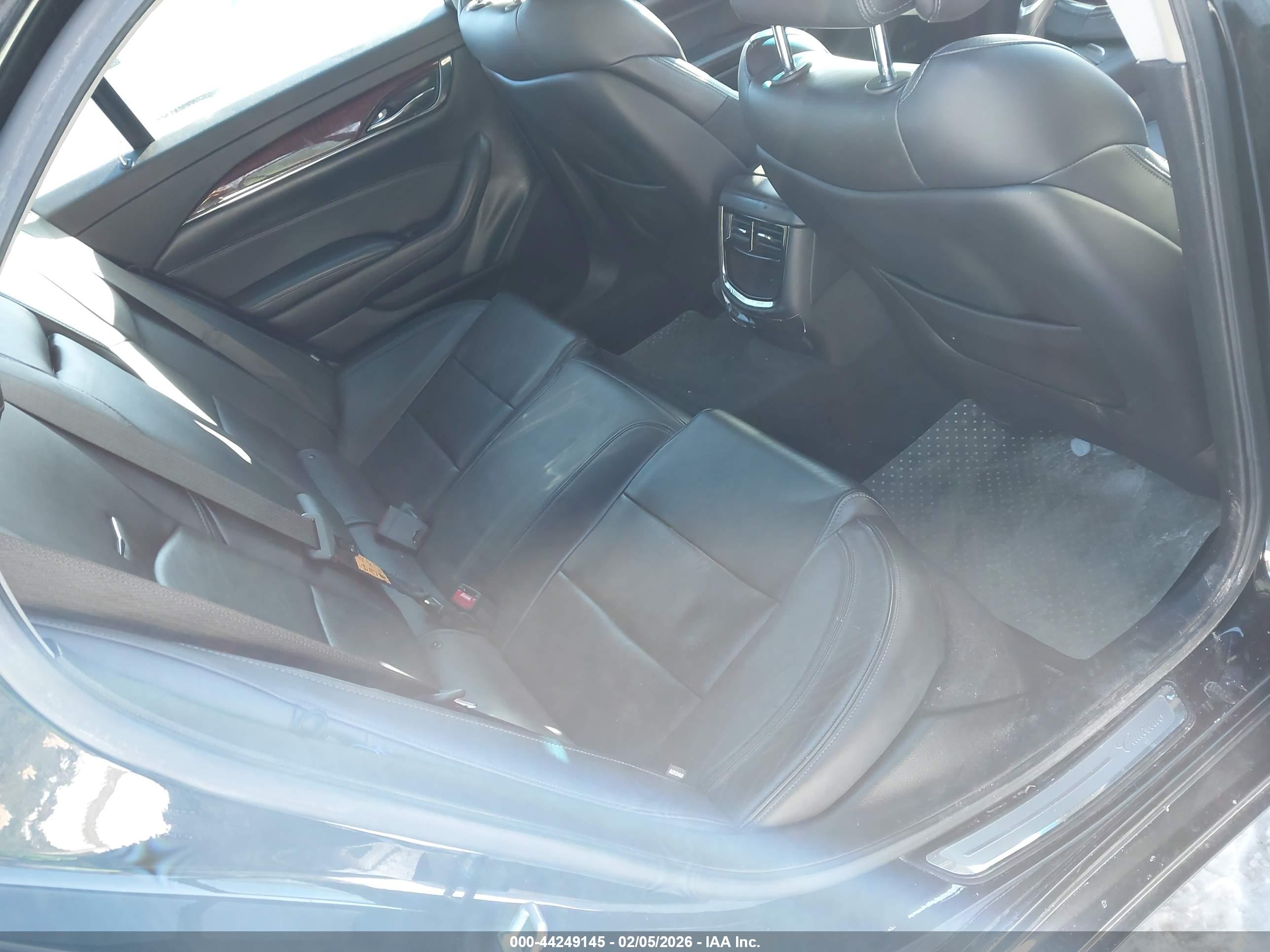 CADILLAC CTS image 8