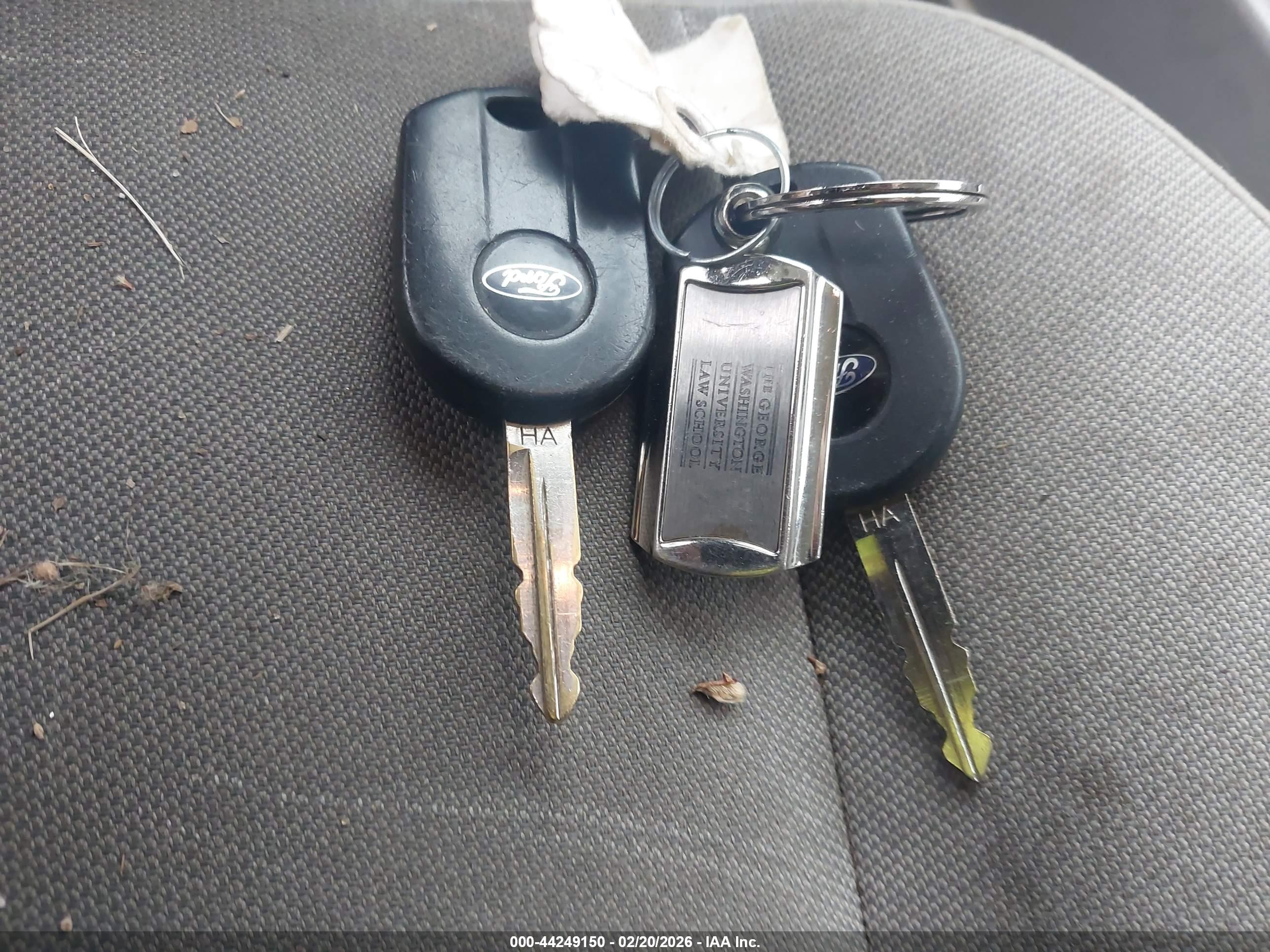 FORD ESCAPE image 11