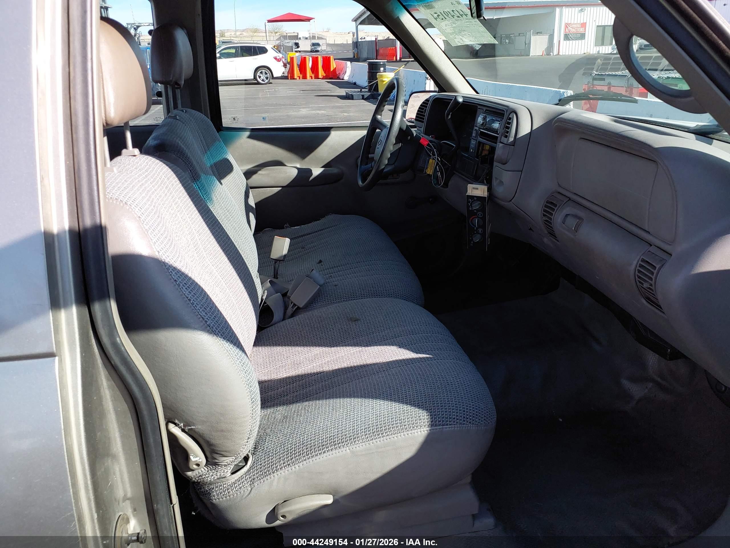 CHEVROLET C1500 image 5