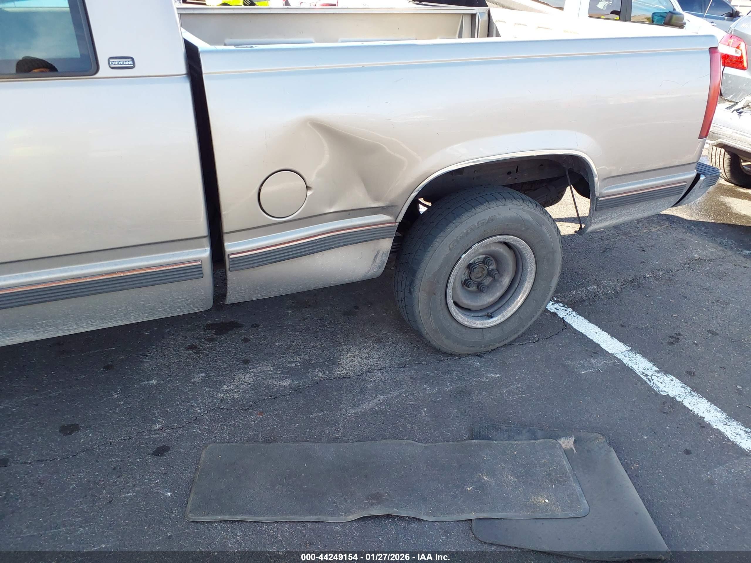CHEVROLET C1500 image 6