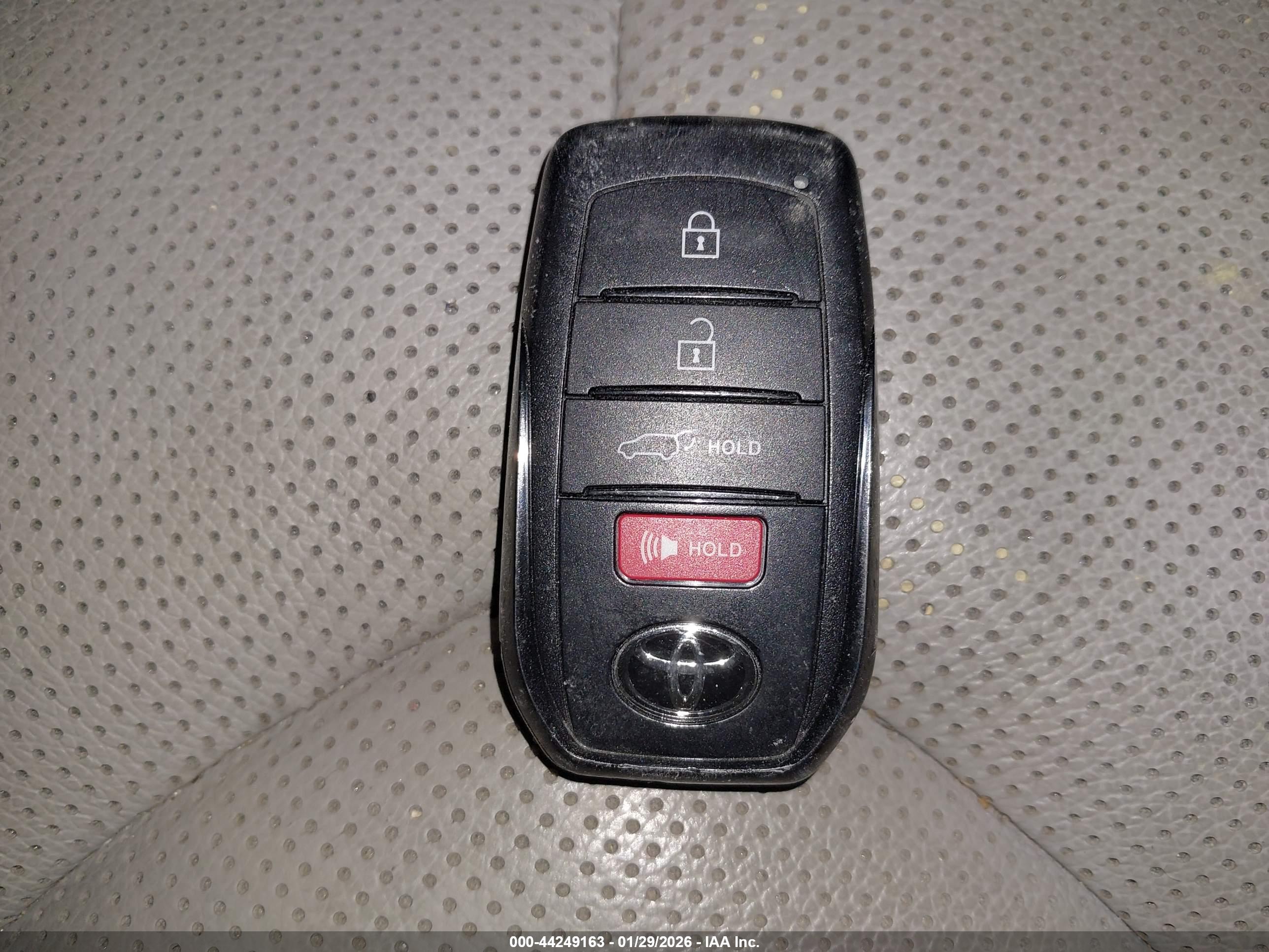 TOYOTA GRAND image 11