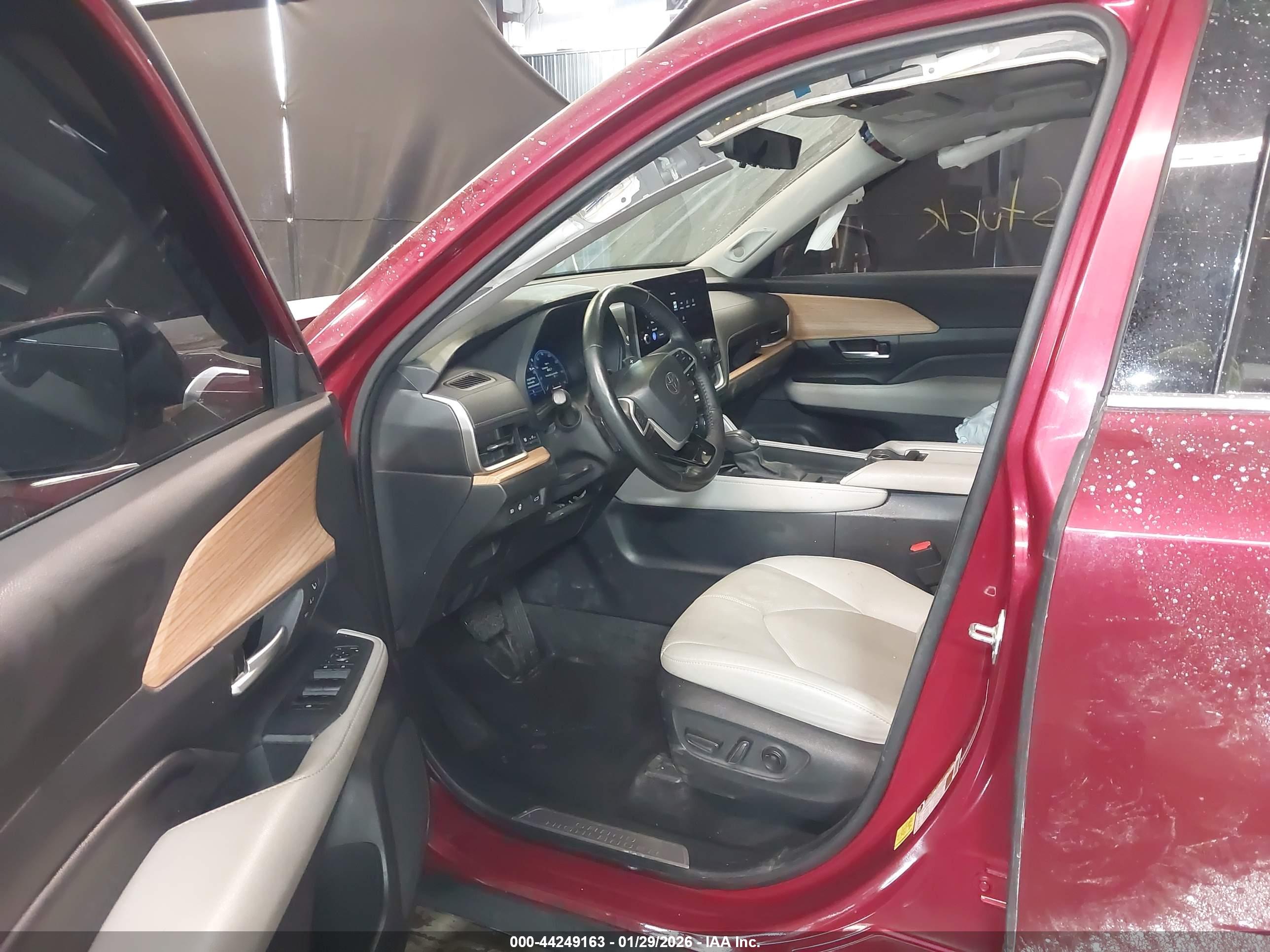 TOYOTA GRAND image 5
