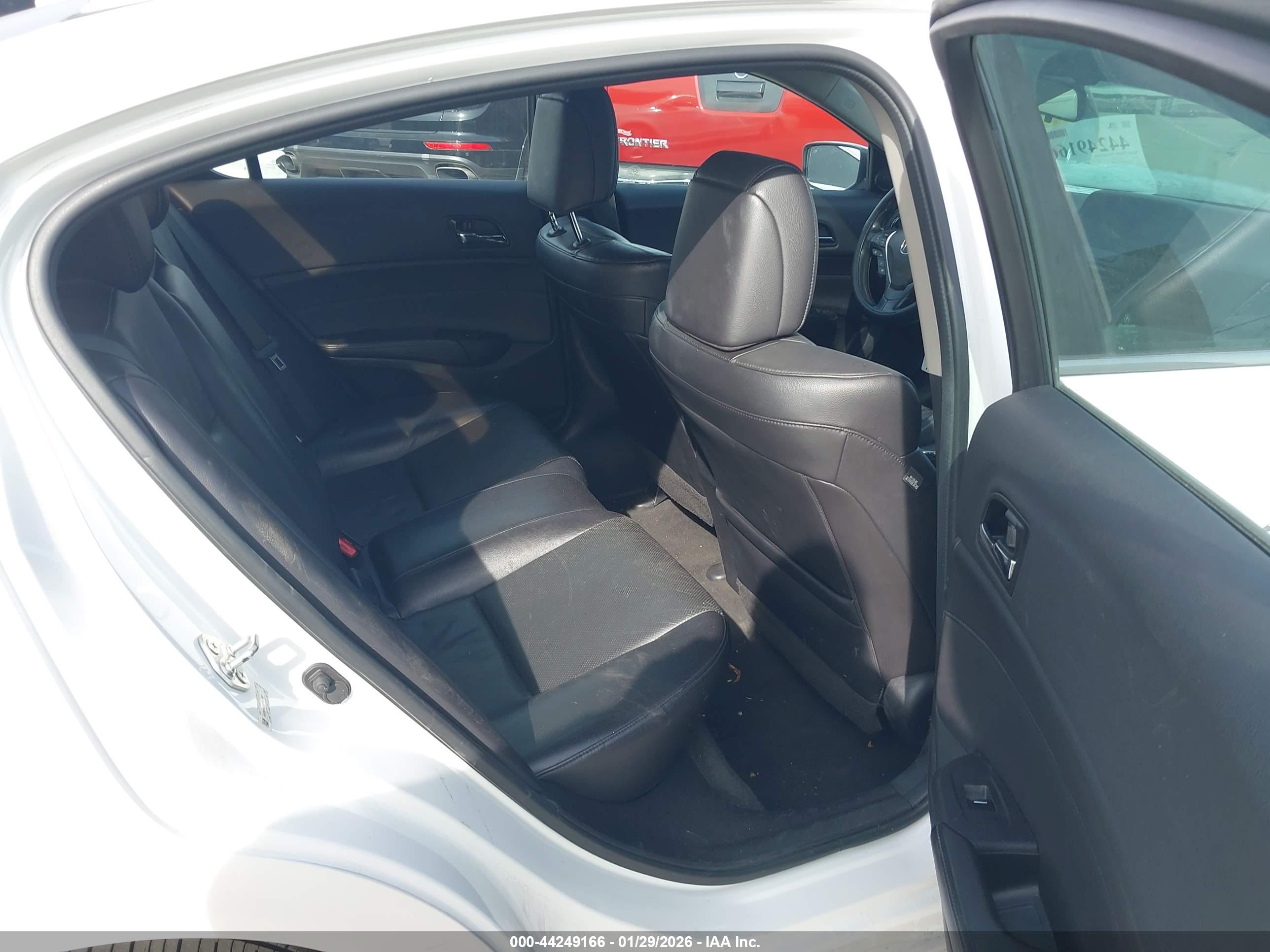 ACURA ILX image 8
