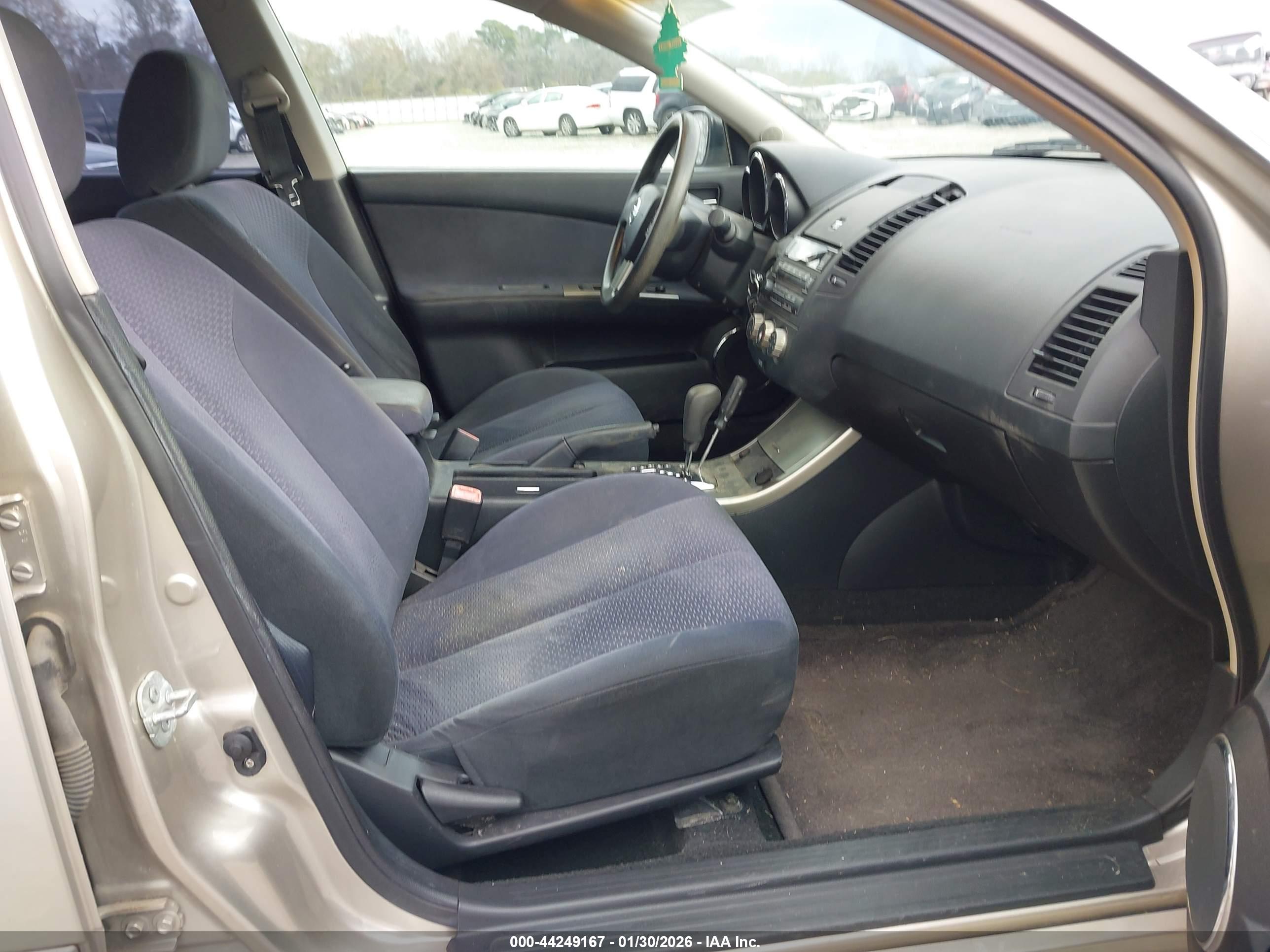 NISSAN ALTIMA image 5