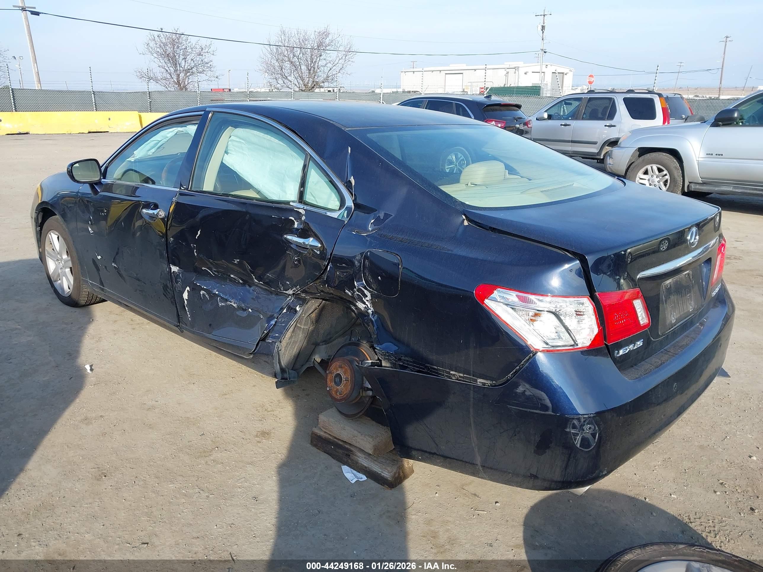 LEXUS ES image 3