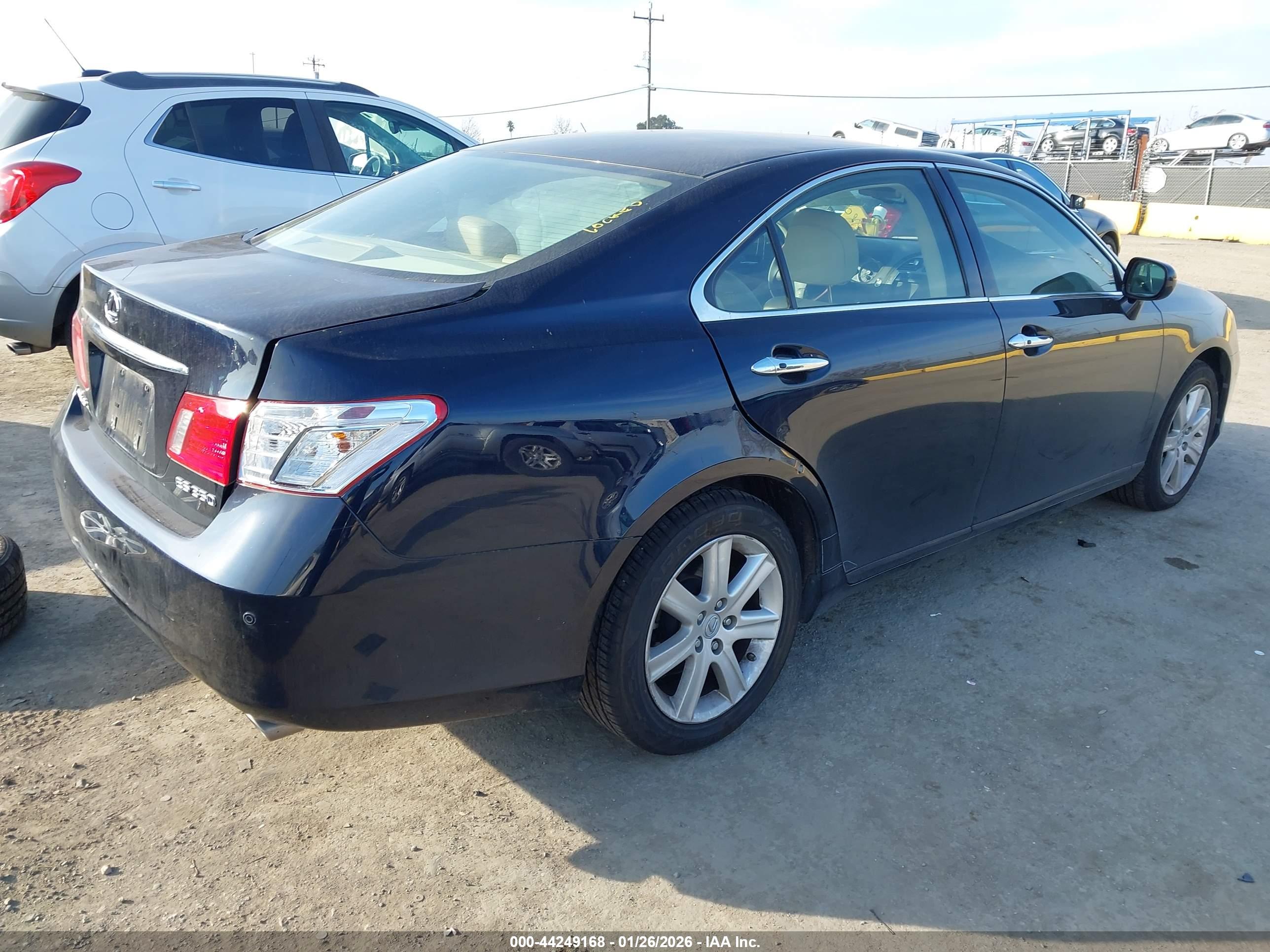 LEXUS ES image 4