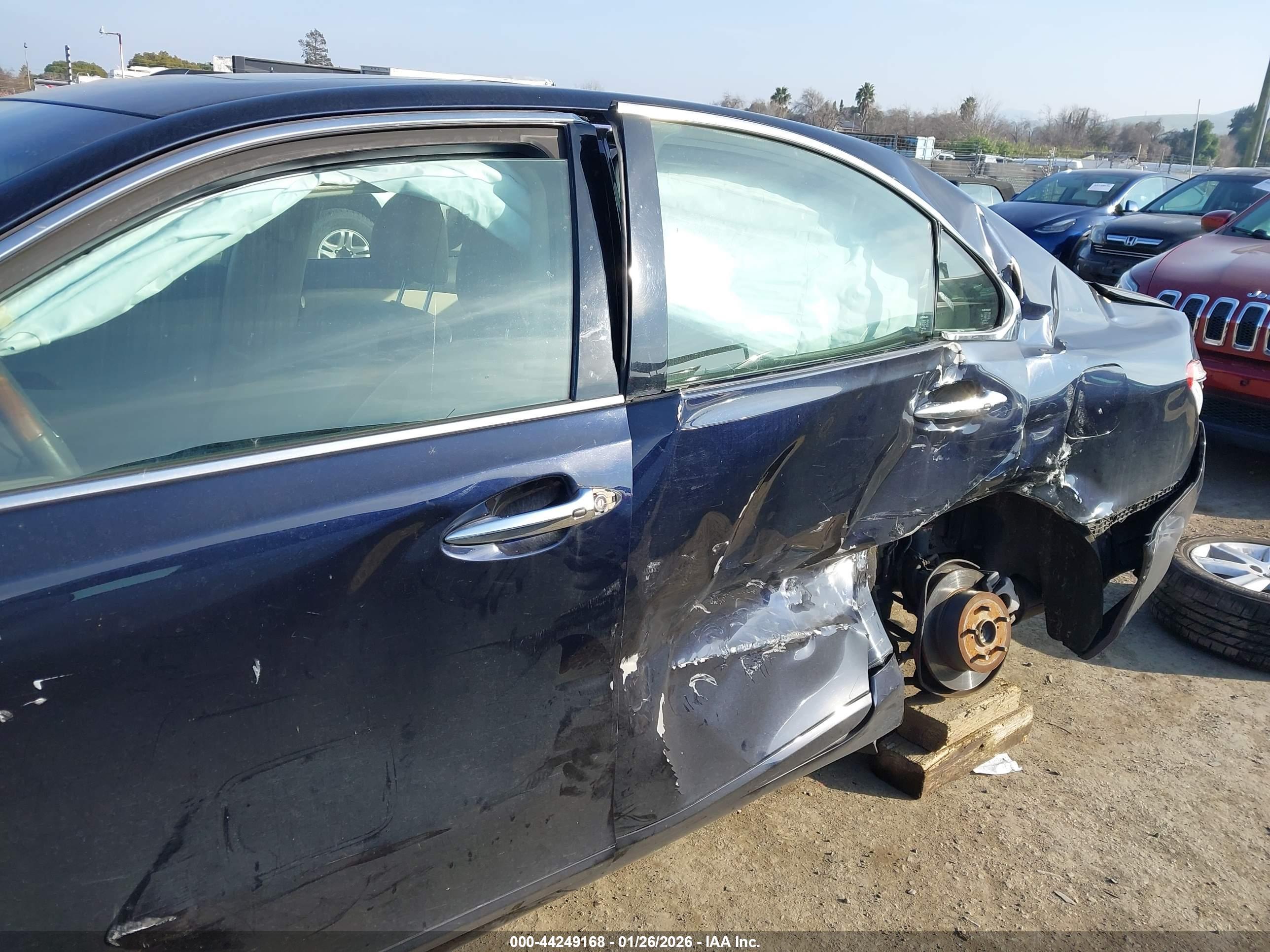 LEXUS ES image 6