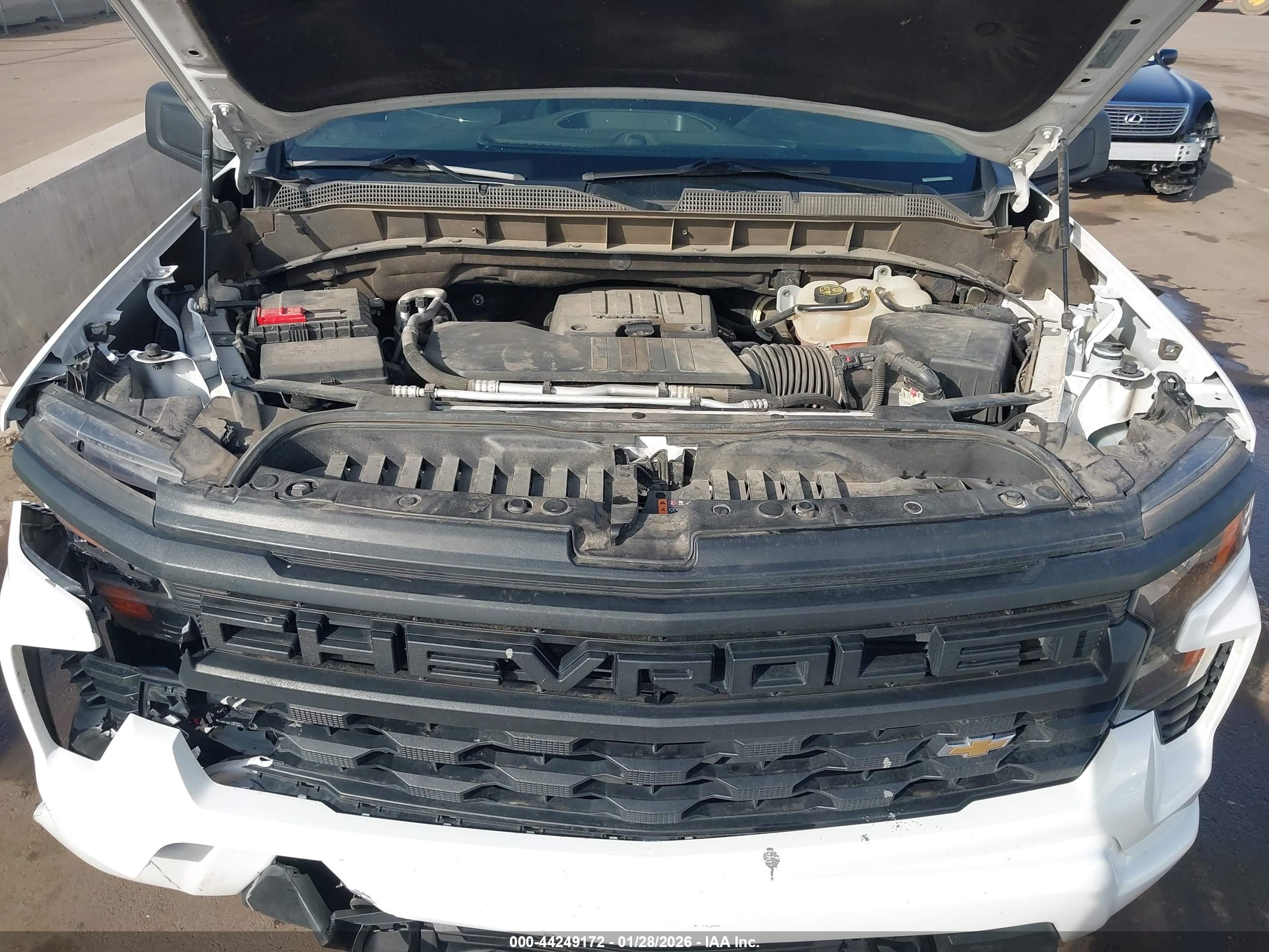 CHEVROLET SILVERADO image 10