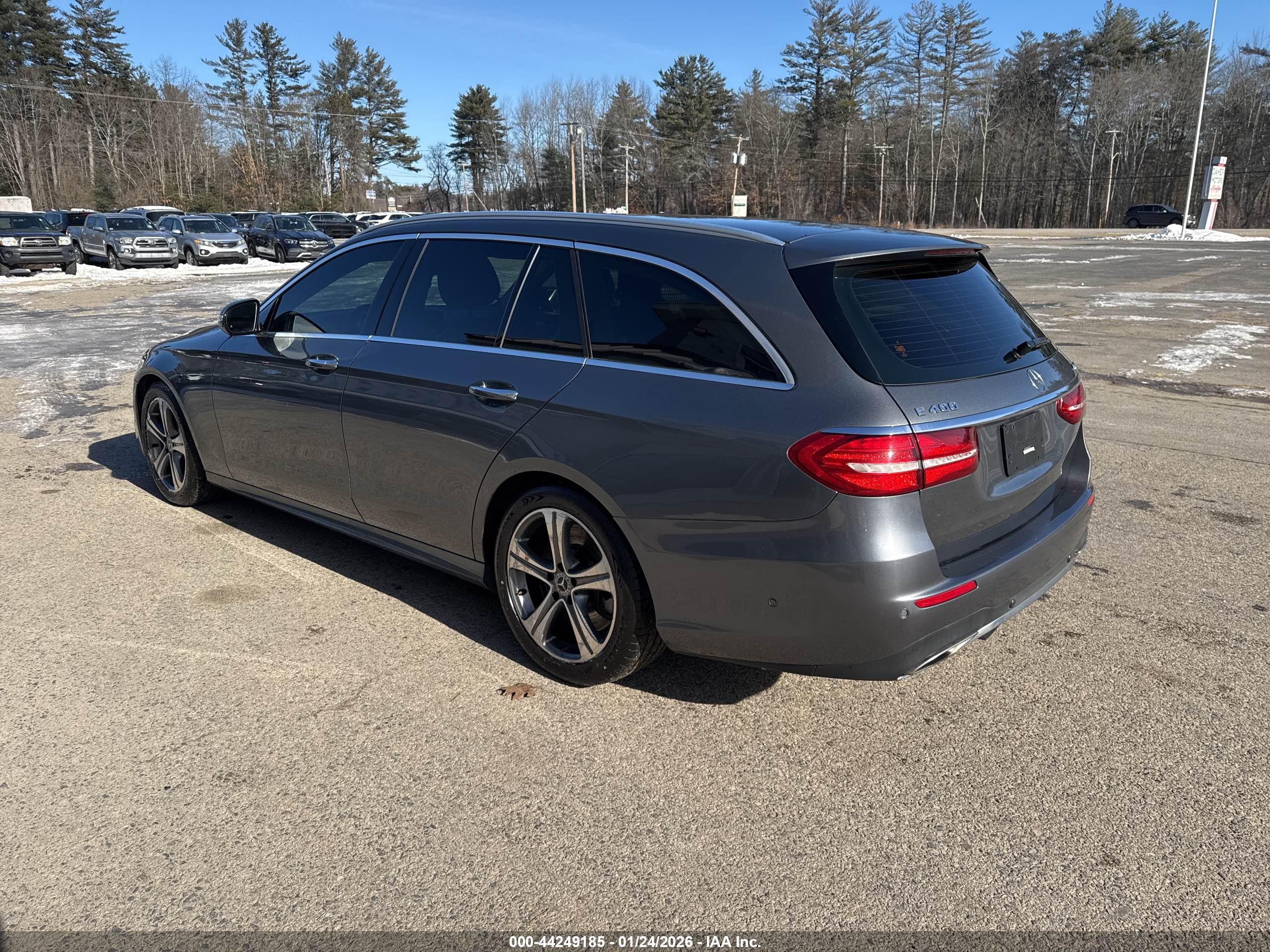 MERCEDES-BENZ E image 3
