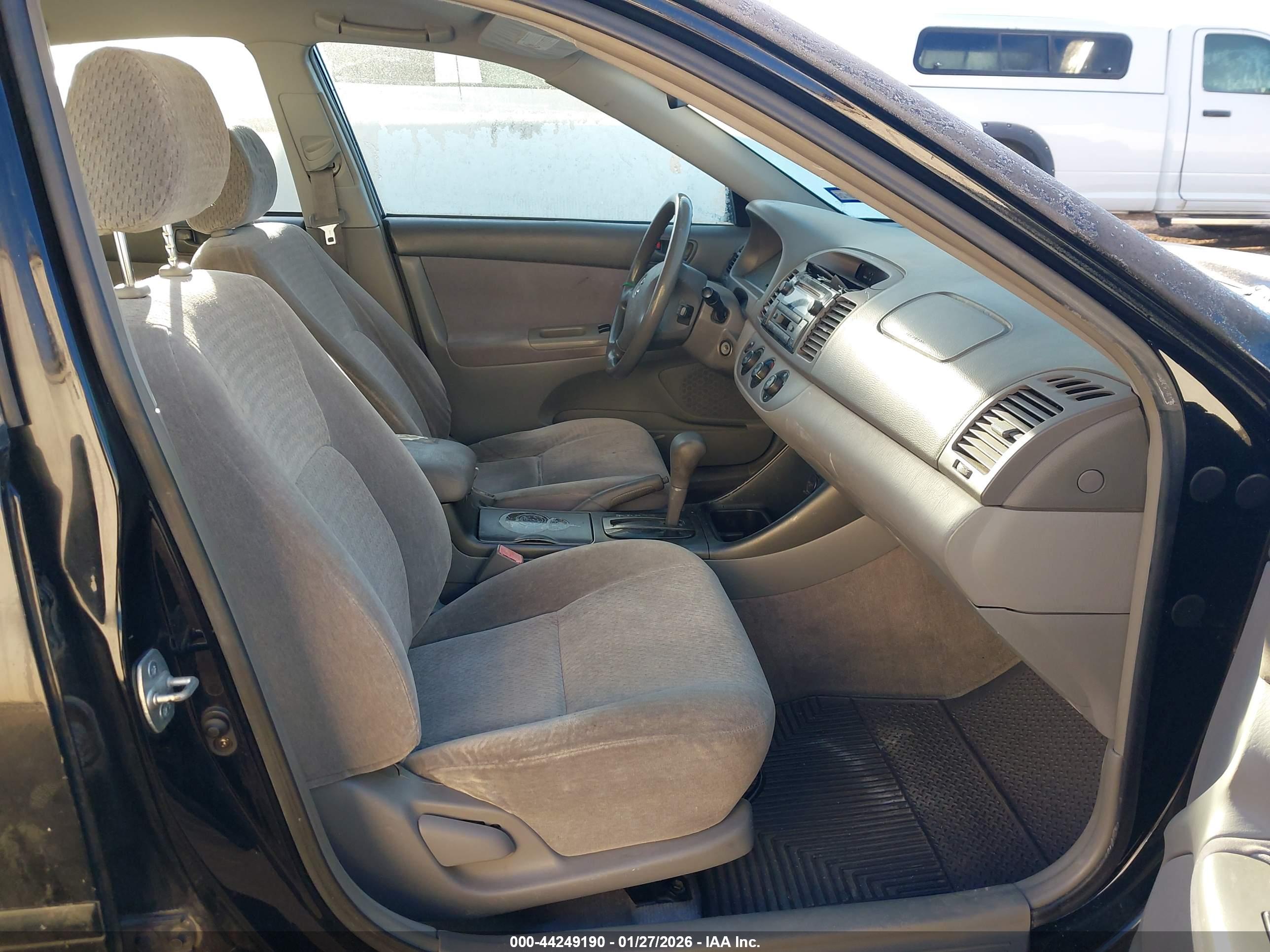 TOYOTA CAMRY image 5