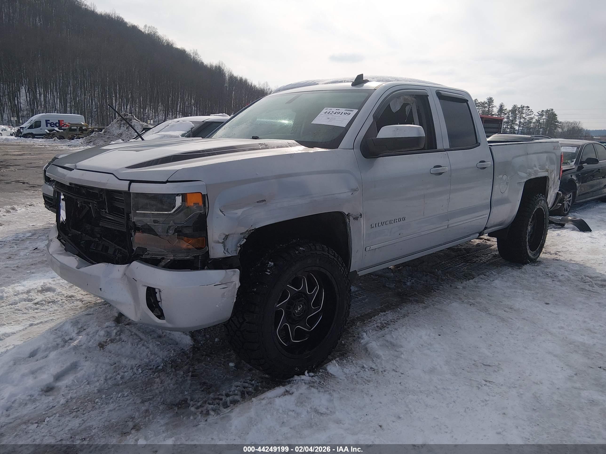 CHEVROLET SILVERADO image 2