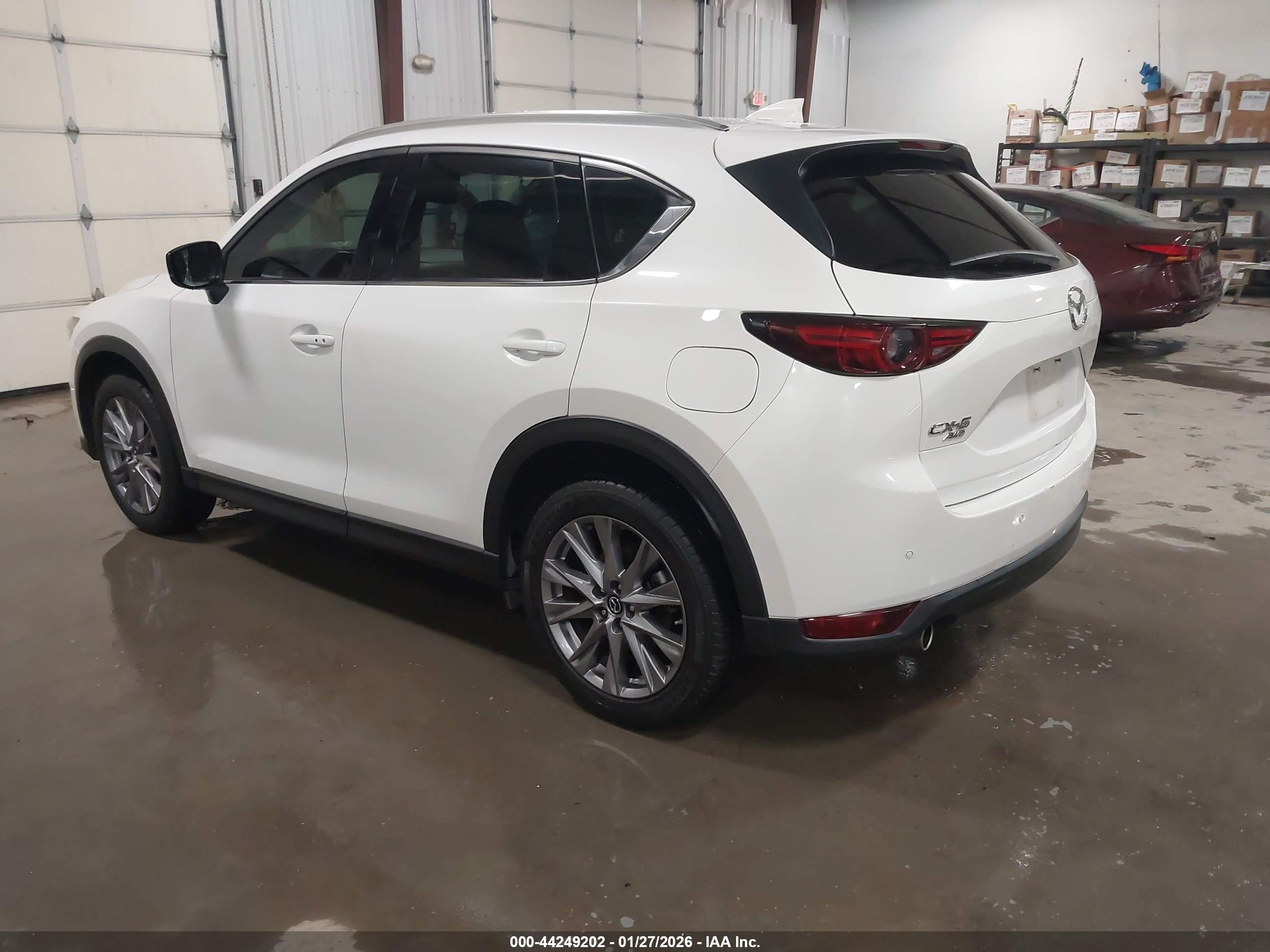MAZDA CX-5 image 3