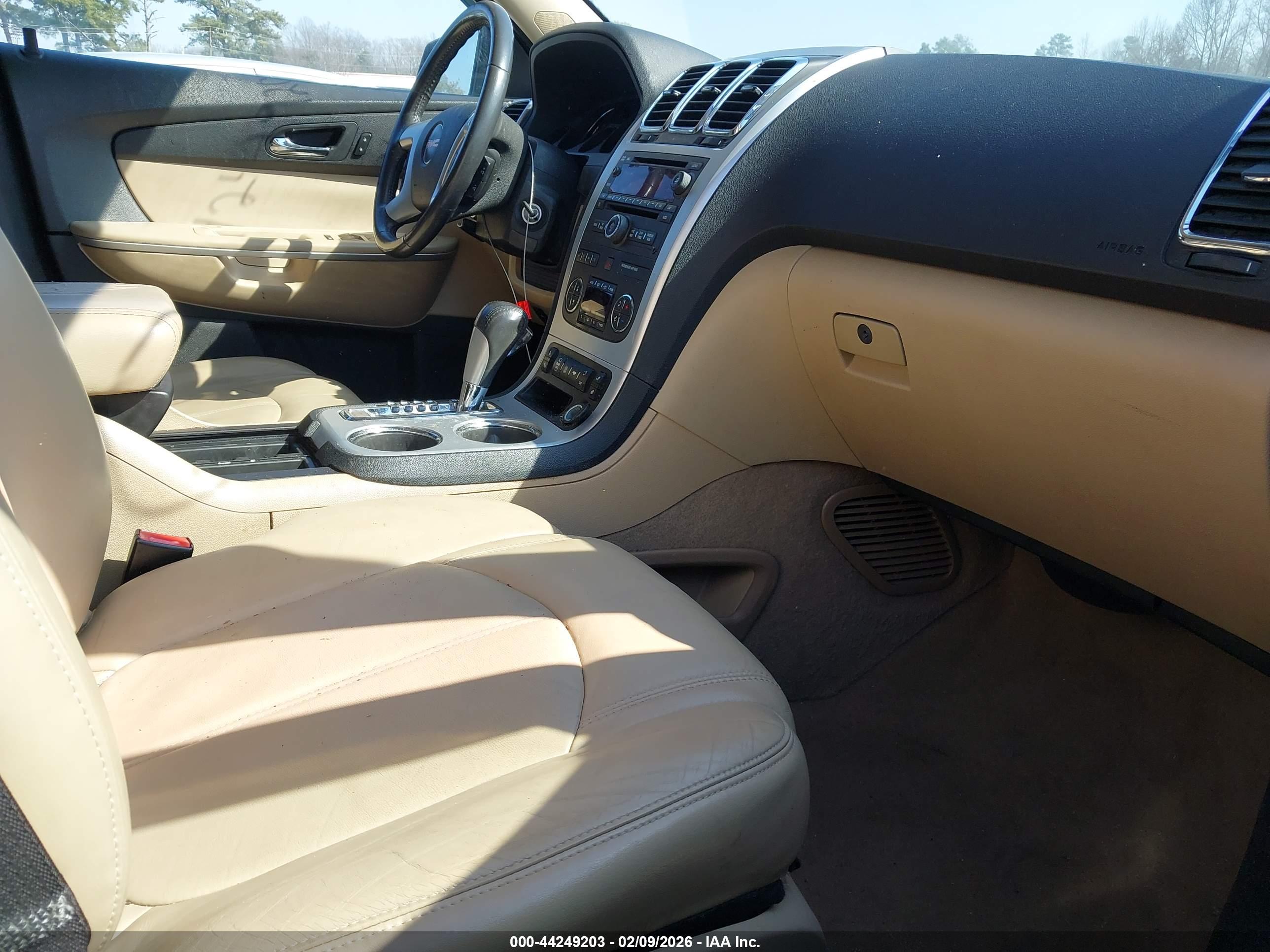 GMC ACADIA image 5