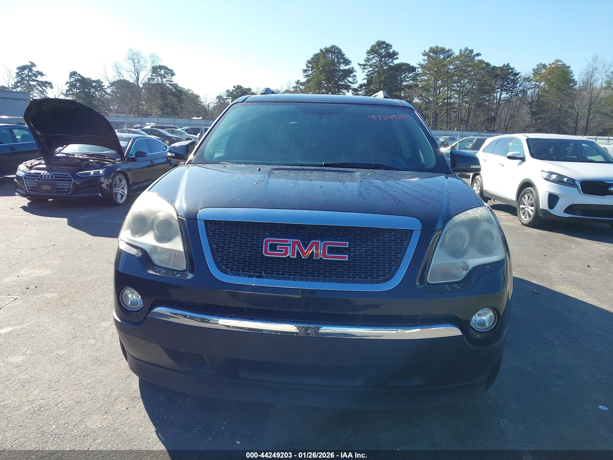 GMC ACADIA image 6