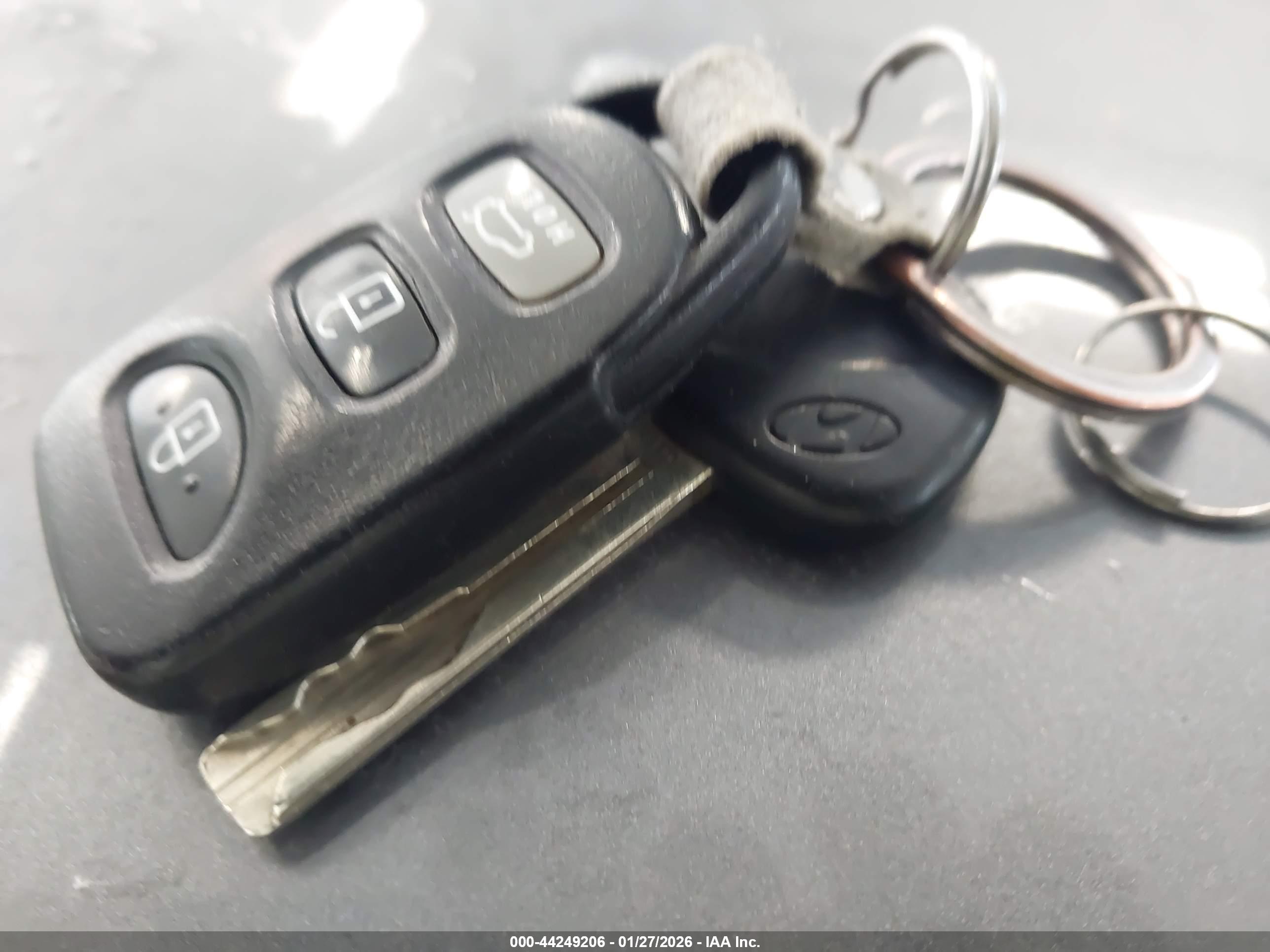 HYUNDAI SONATA image 11