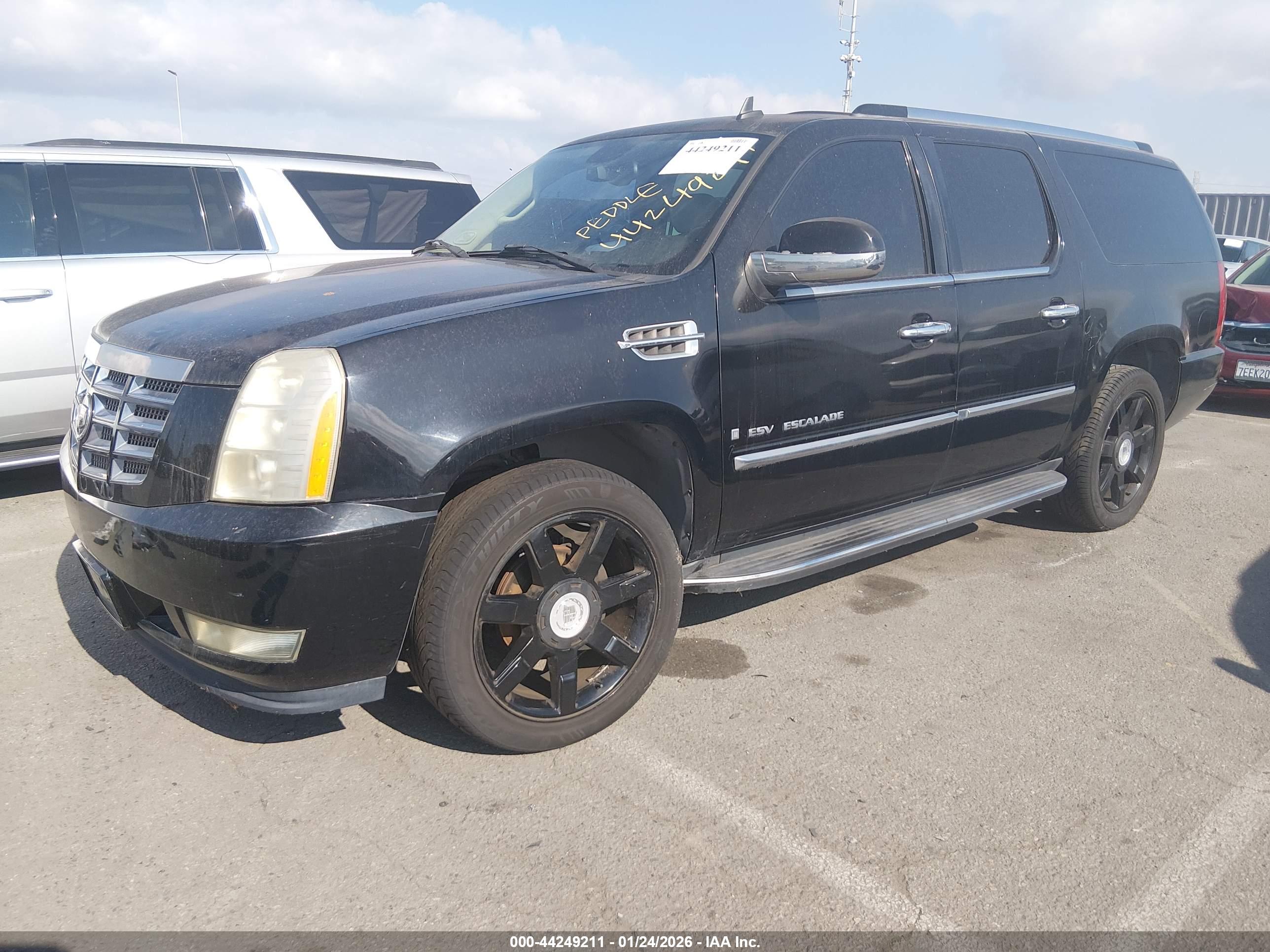 CADILLAC ESCALADE image 2