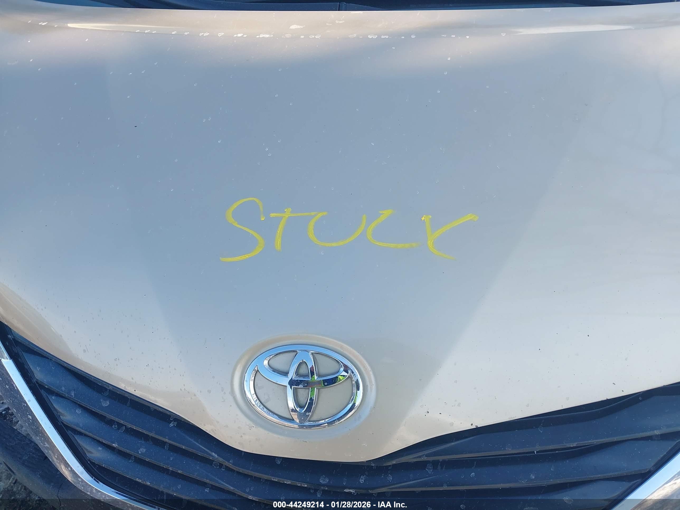 TOYOTA SIENNA image 10