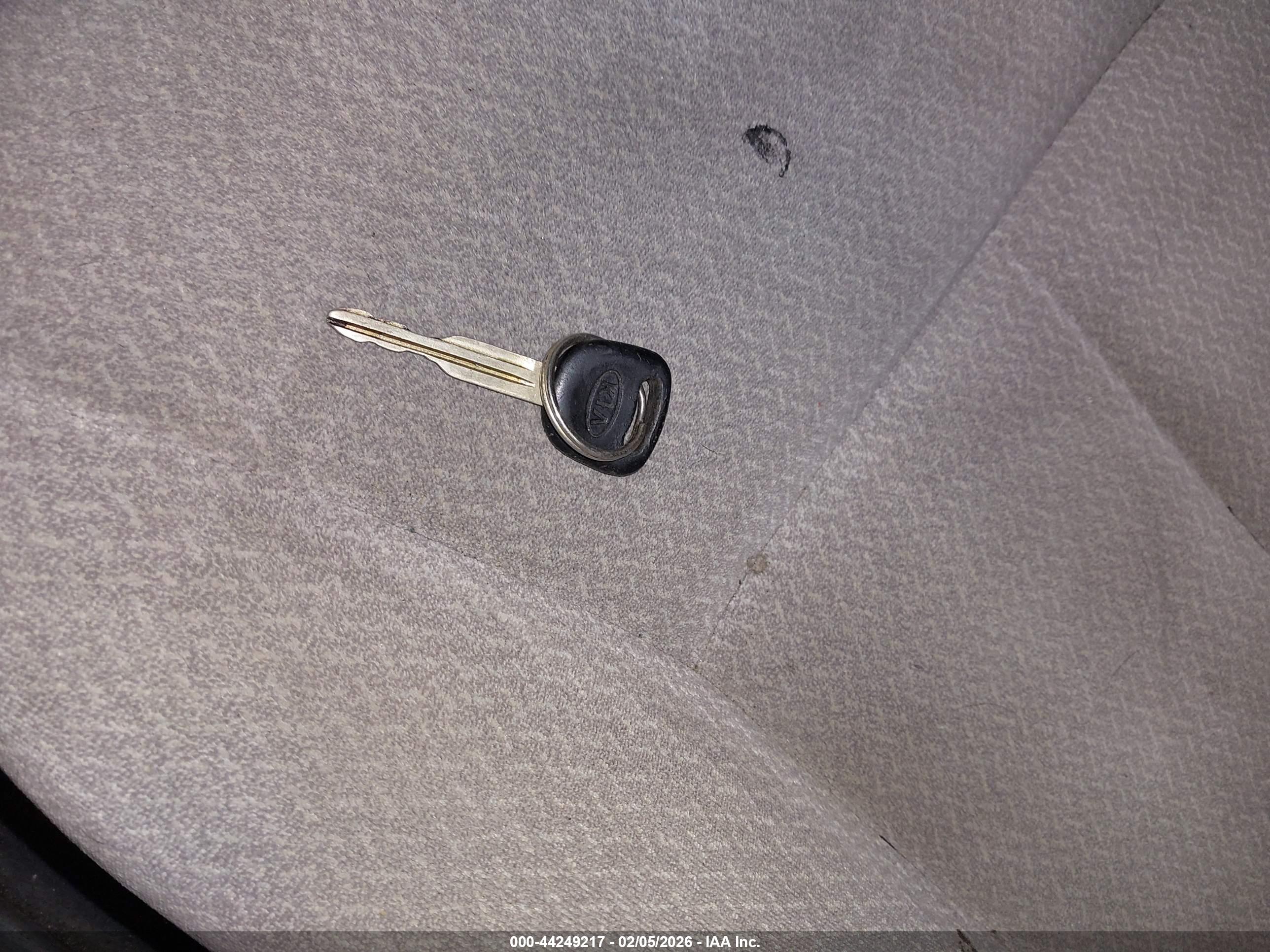 KIA SPECTRA image 11