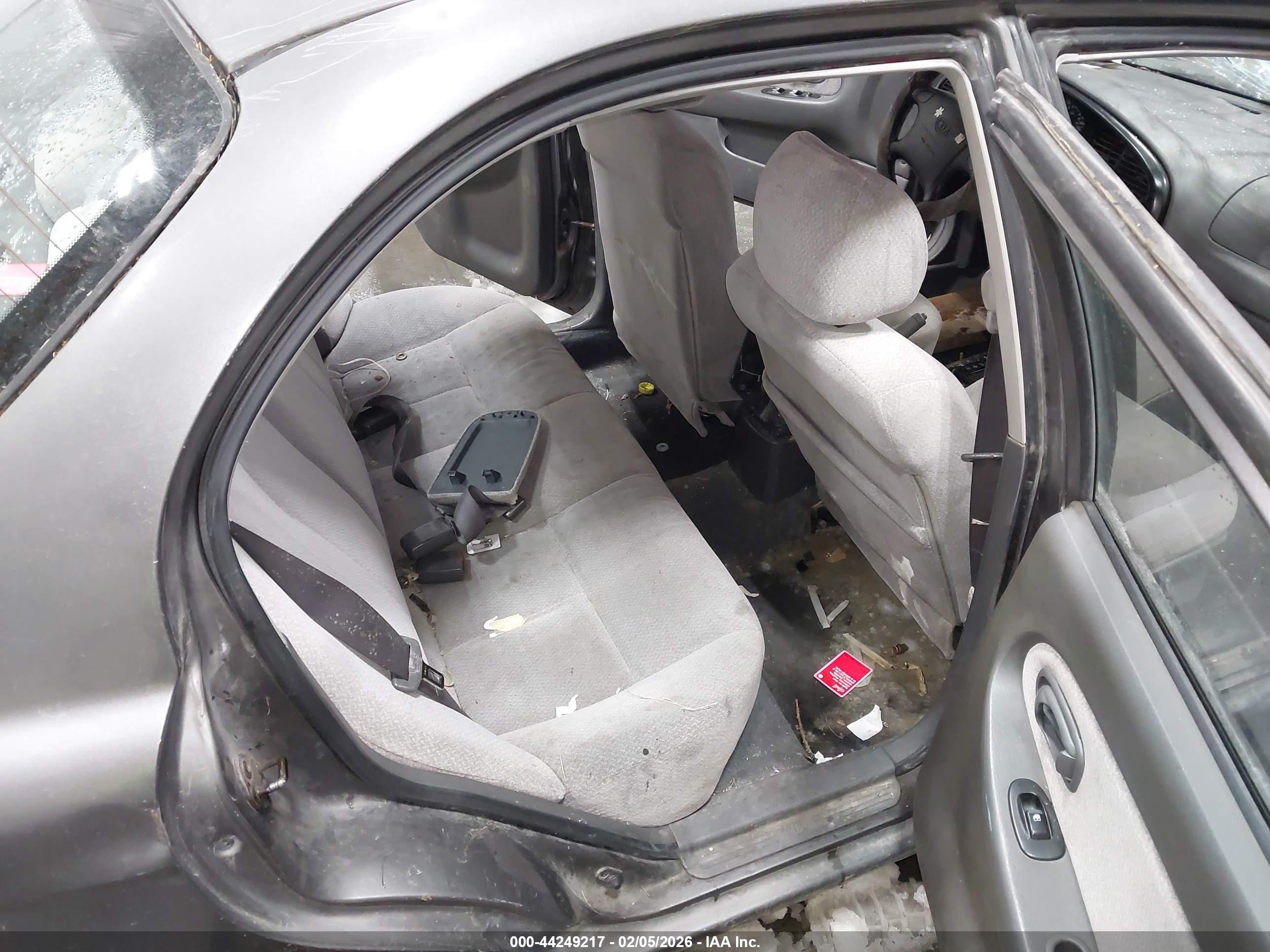 KIA SPECTRA image 8