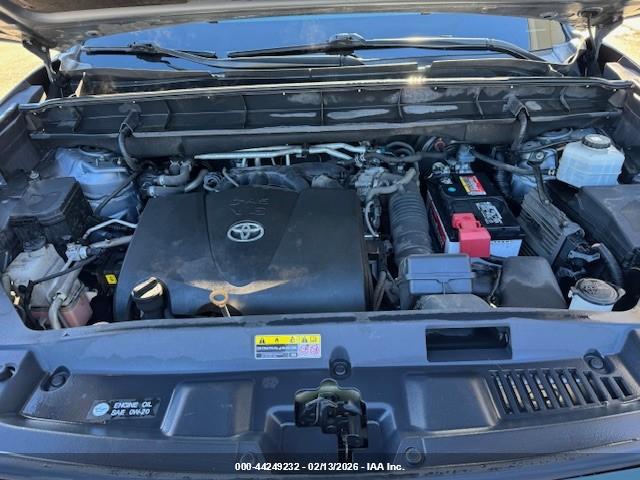TOYOTA HIGHLANDER image 10