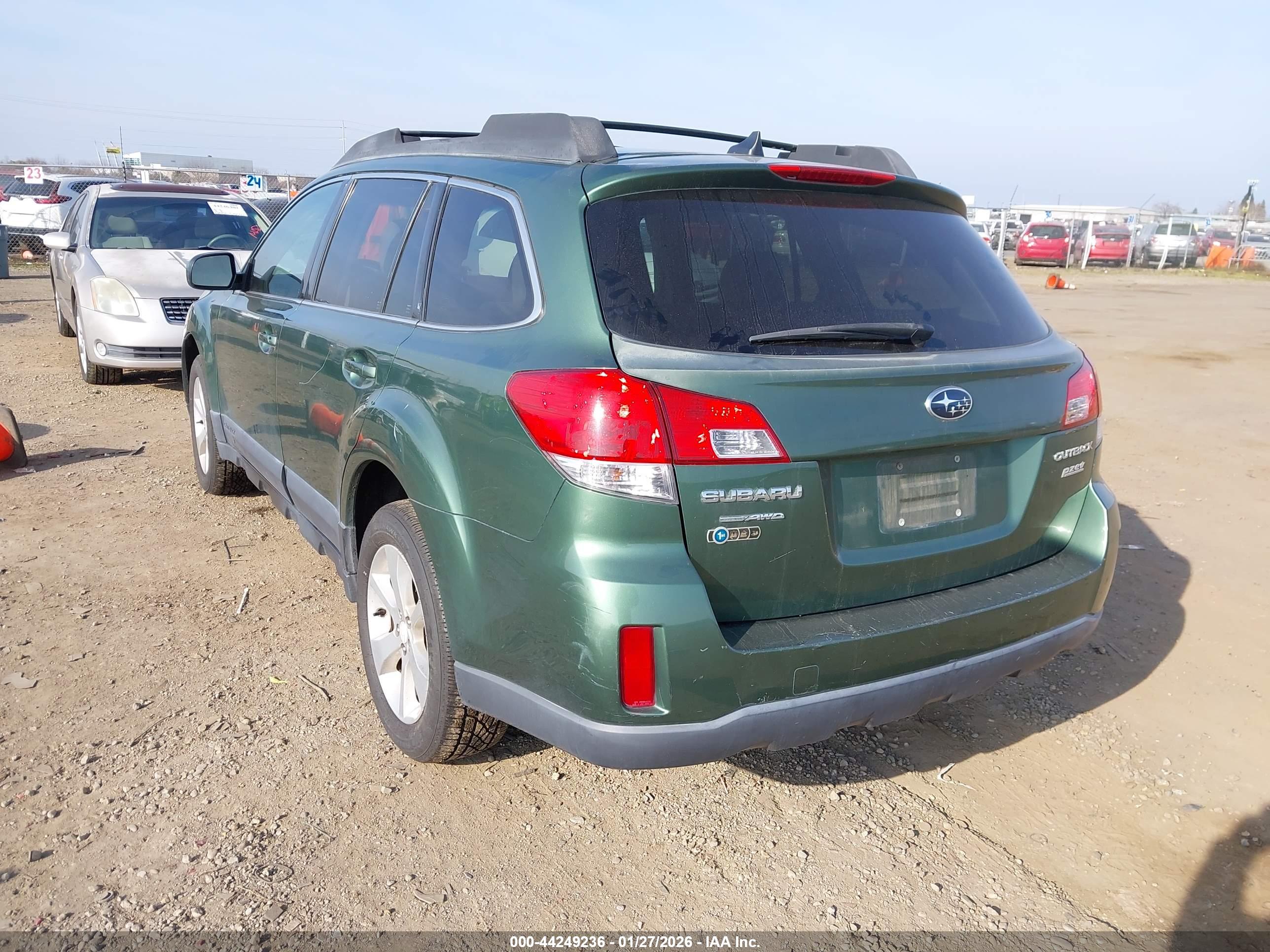 SUBARU OUTBACK image 3