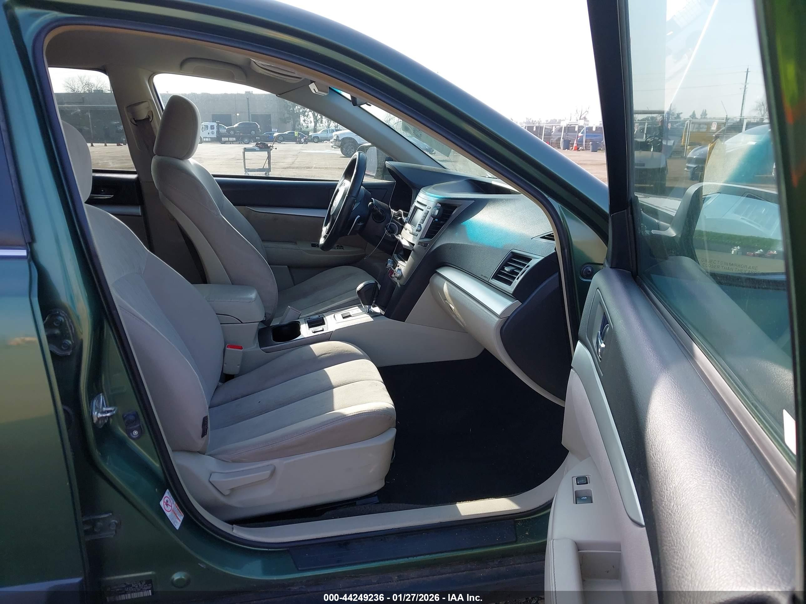 SUBARU OUTBACK image 5