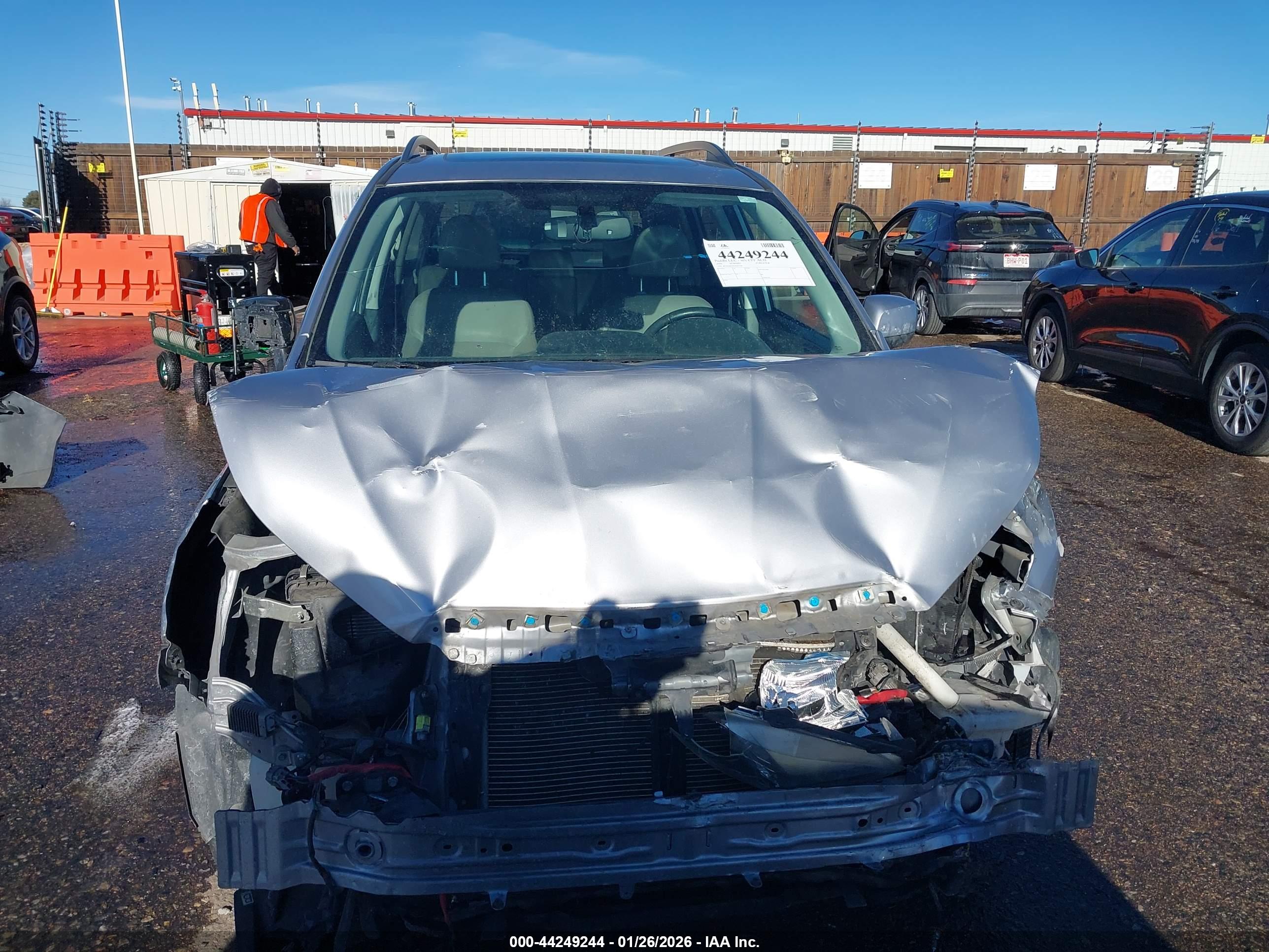SUBARU FORESTER image 6