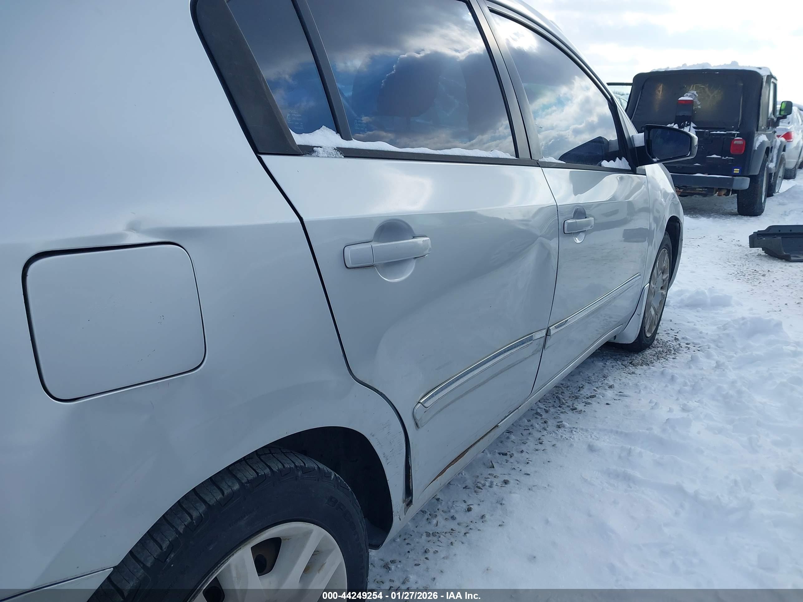 NISSAN SENTRA image 6