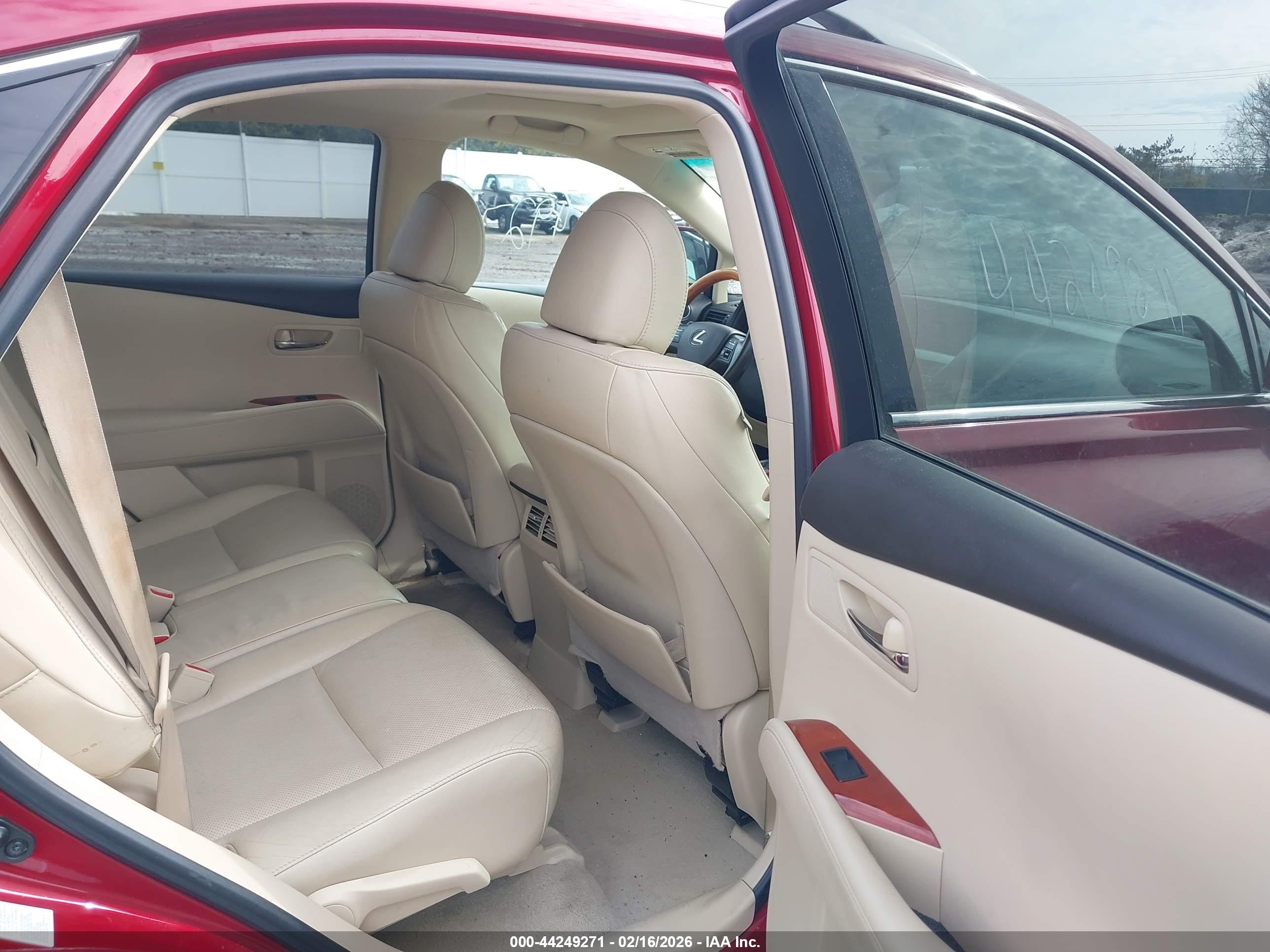 LEXUS RX image 8