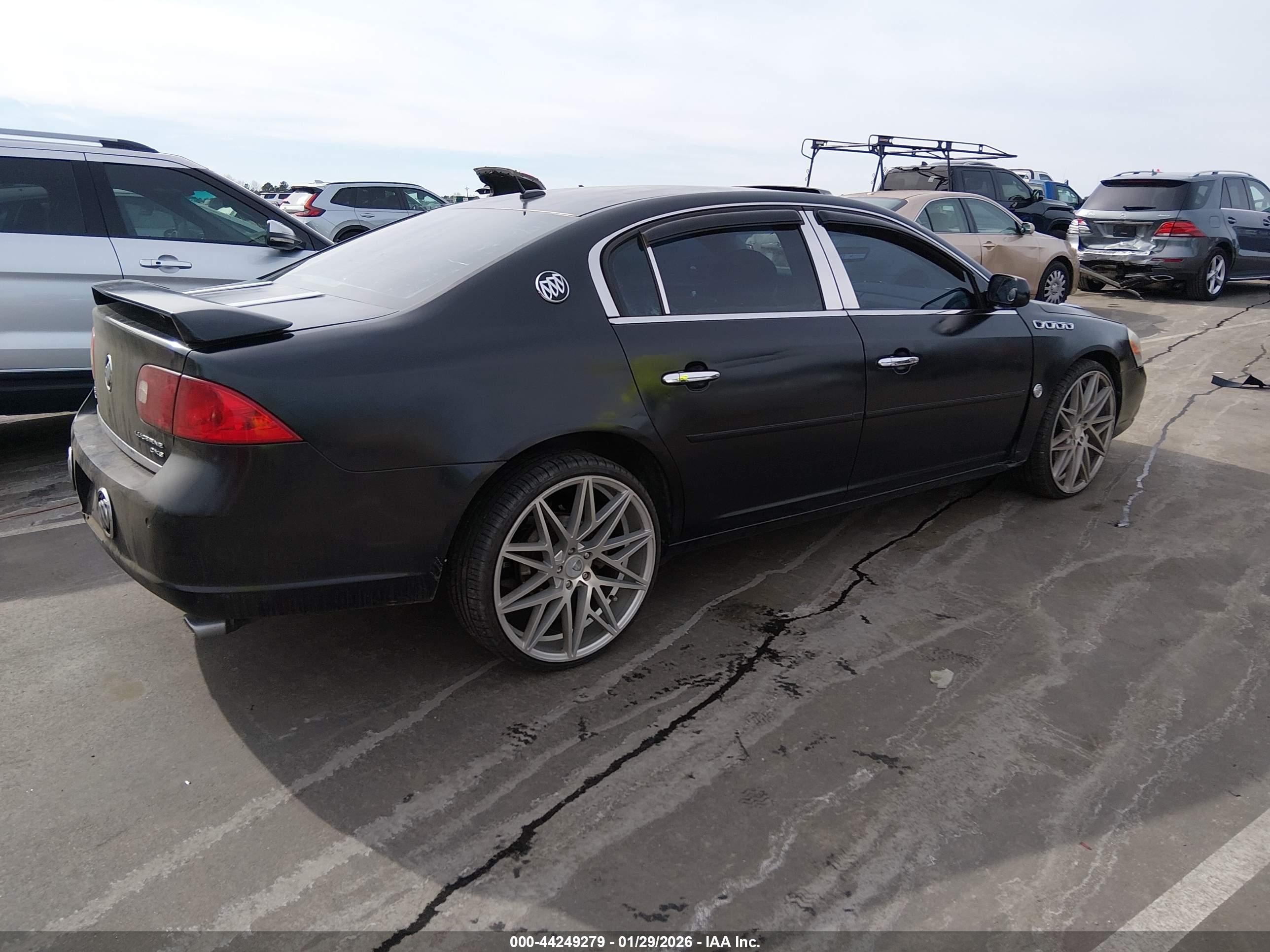 BUICK LUCERNE image 4