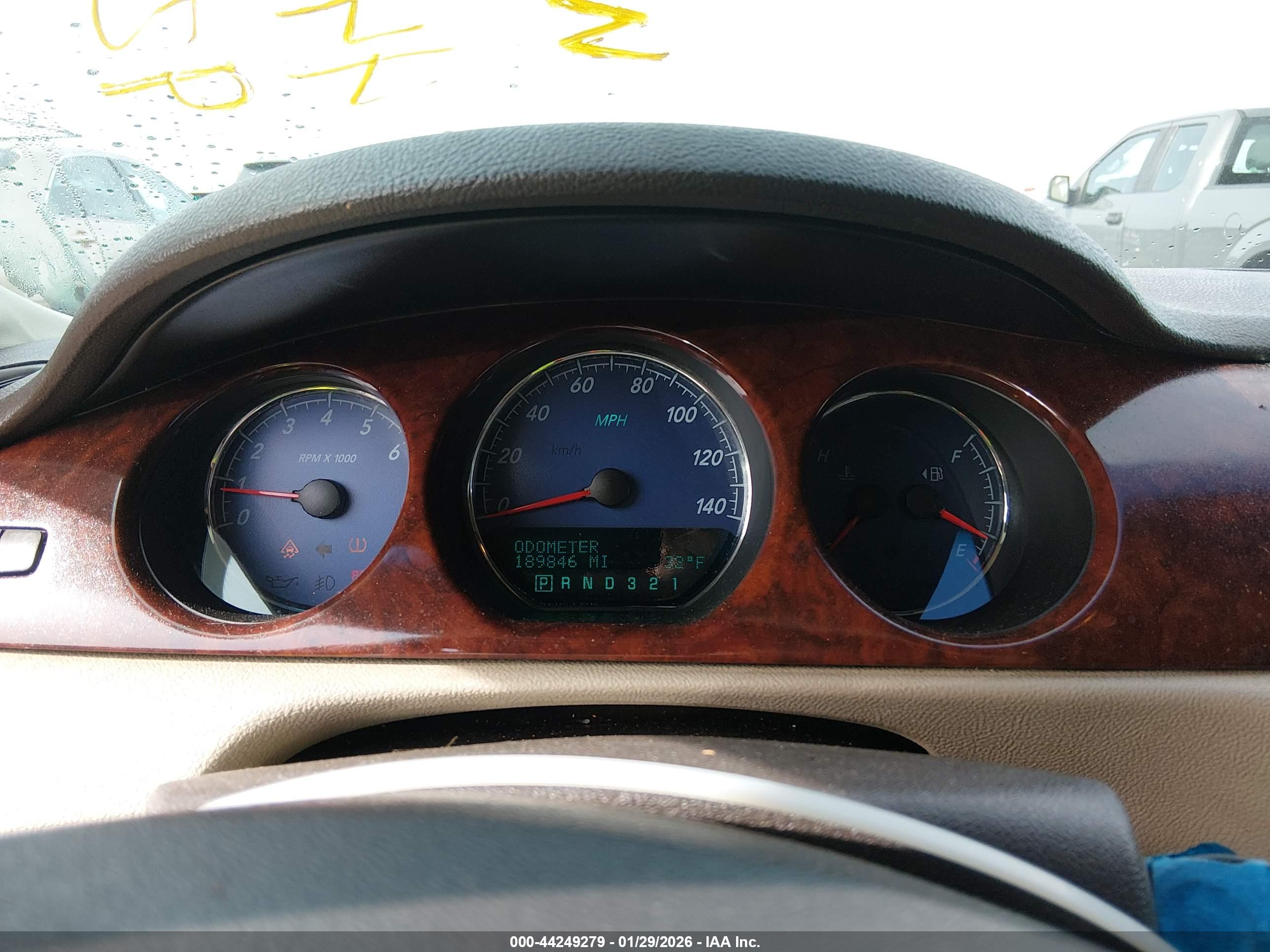 BUICK LUCERNE image 7