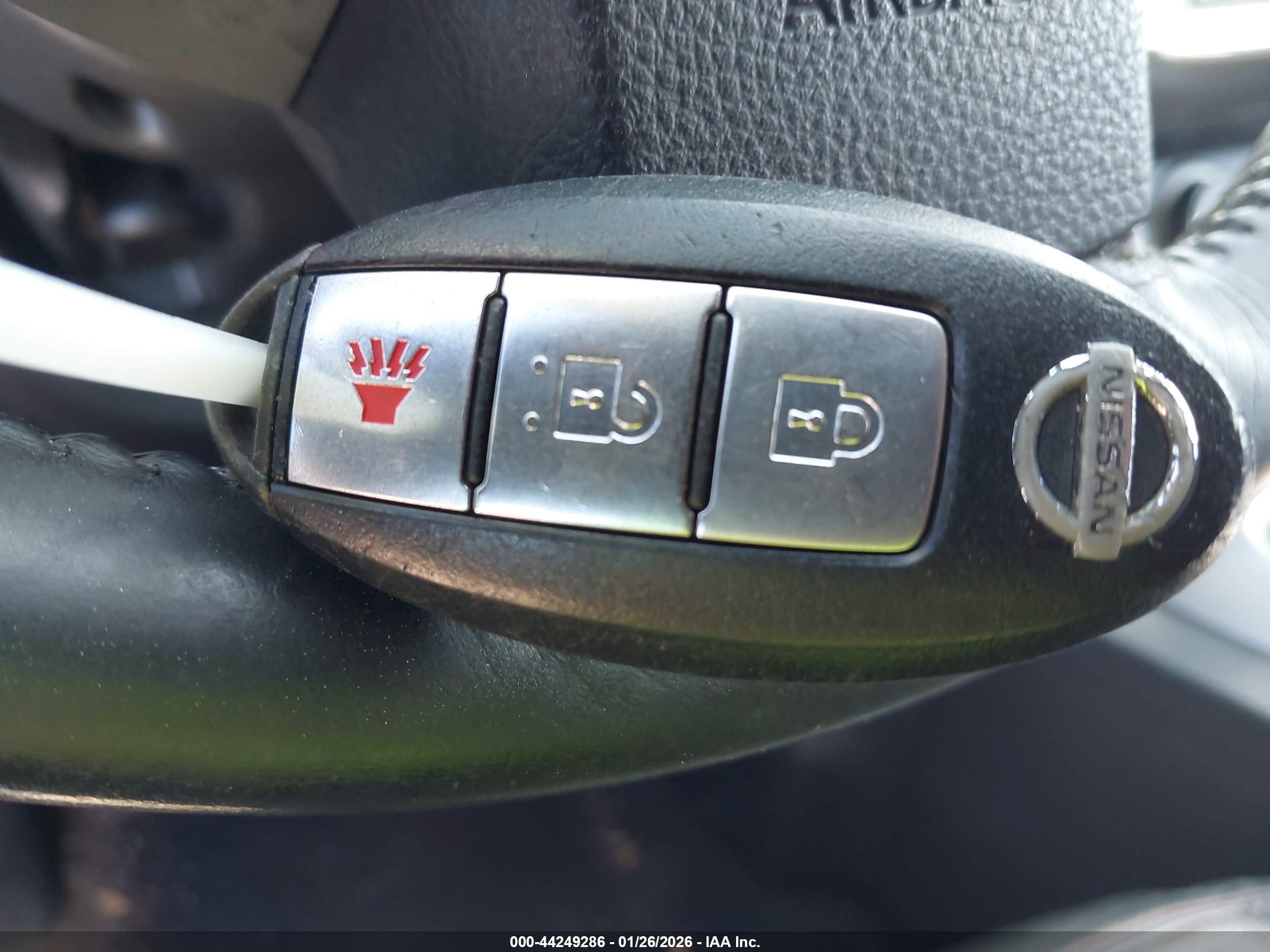 NISSAN ROGUE image 11