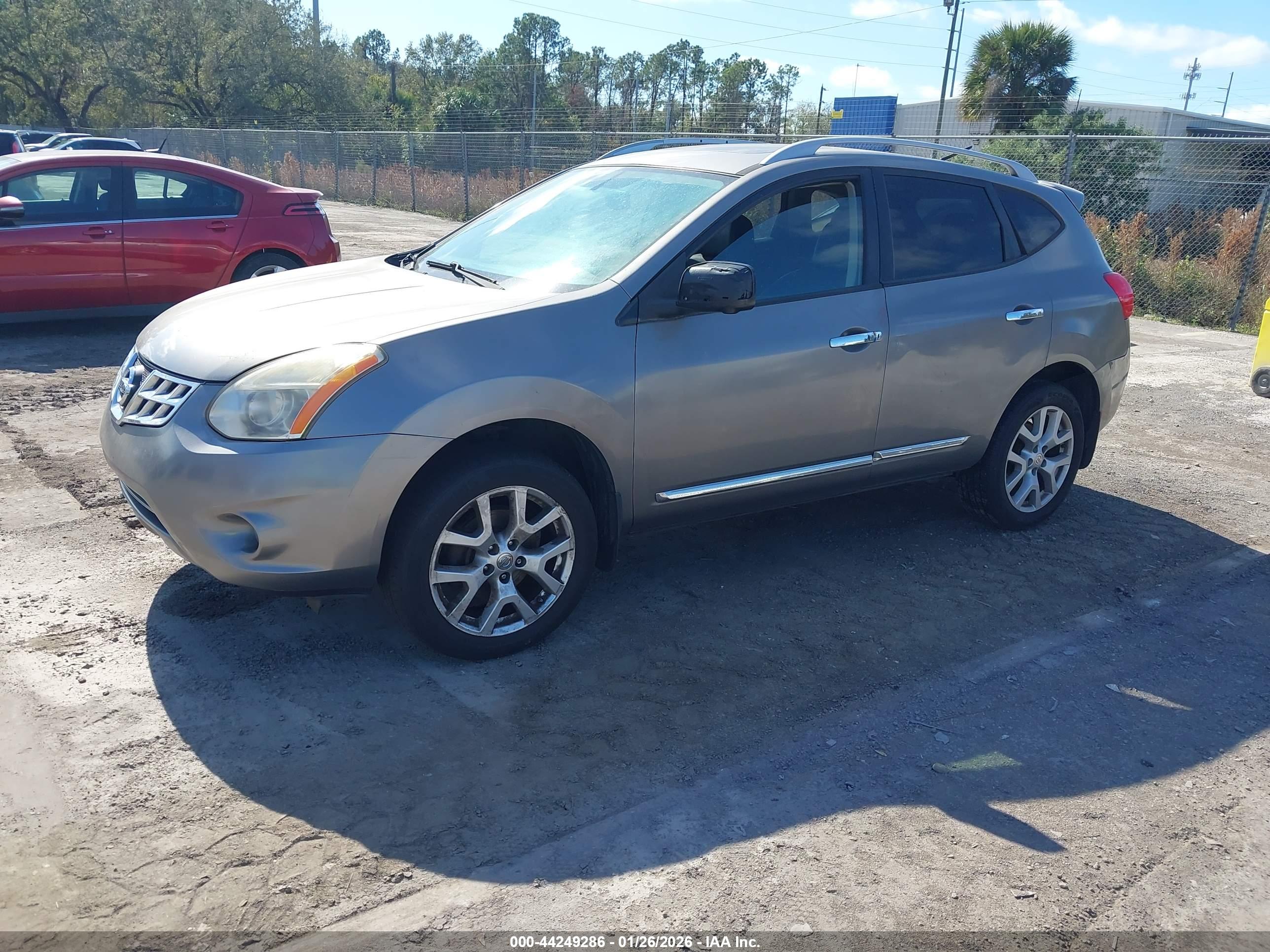 NISSAN ROGUE image 2