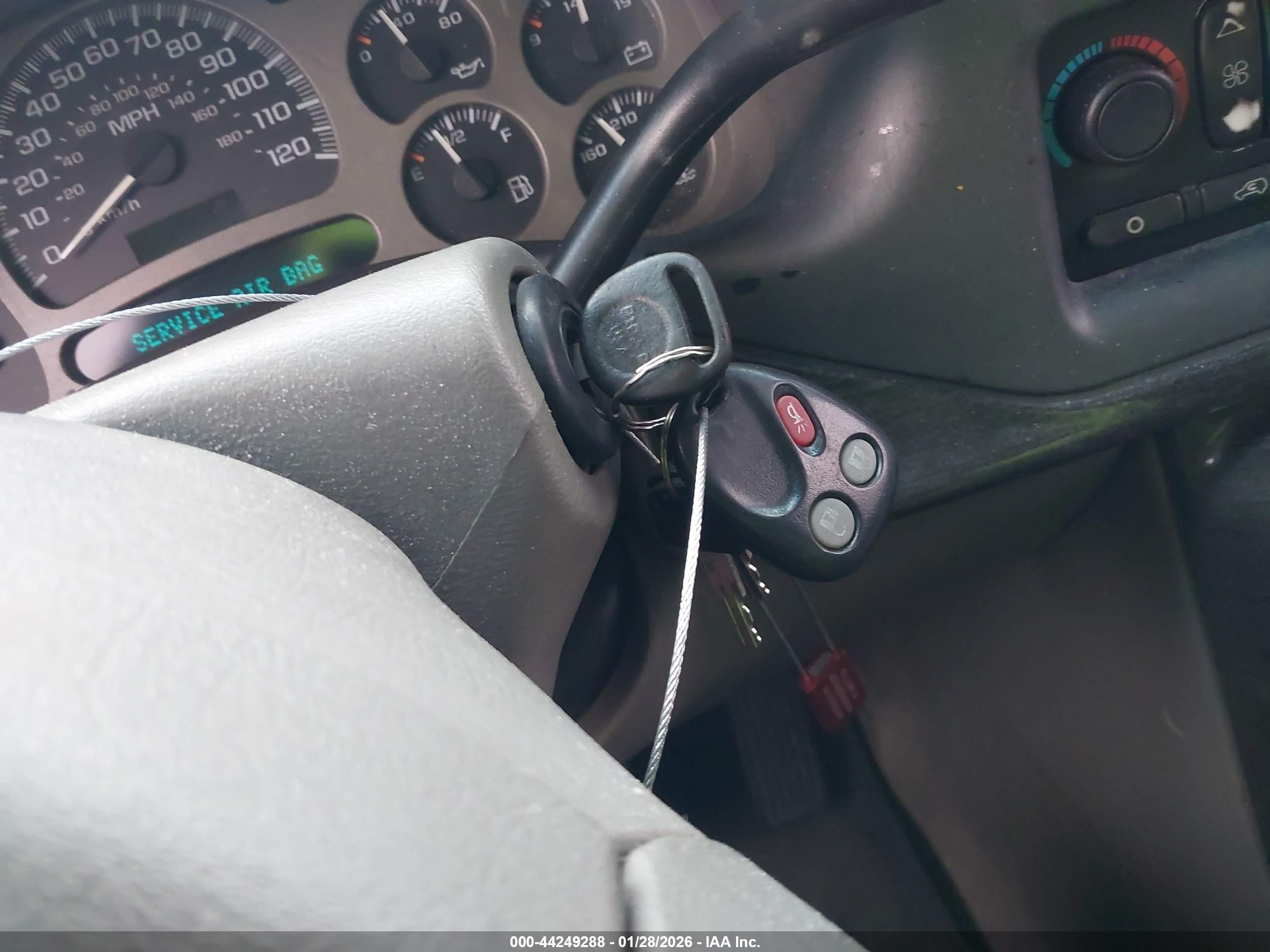 GMC YUKON image 11