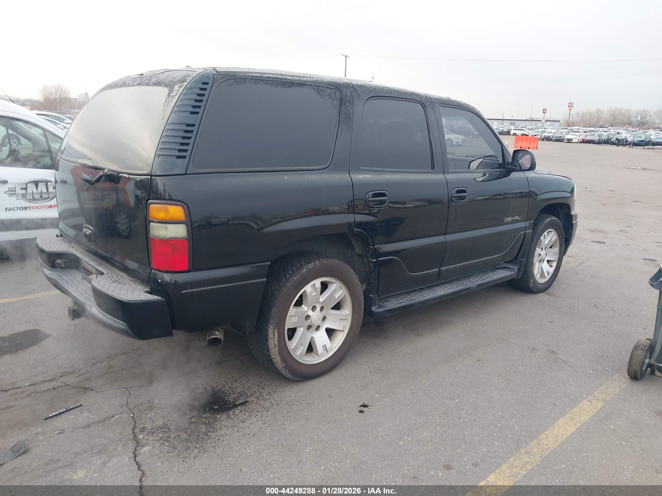 GMC YUKON image 4
