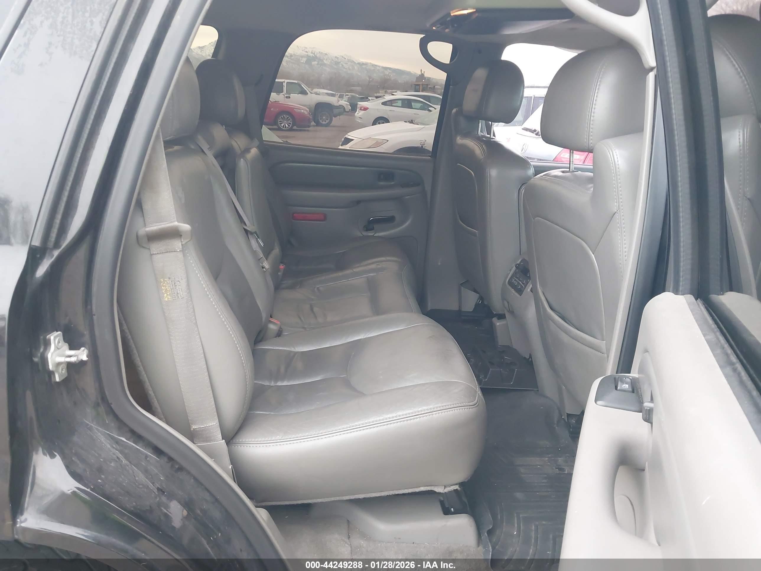 GMC YUKON image 8