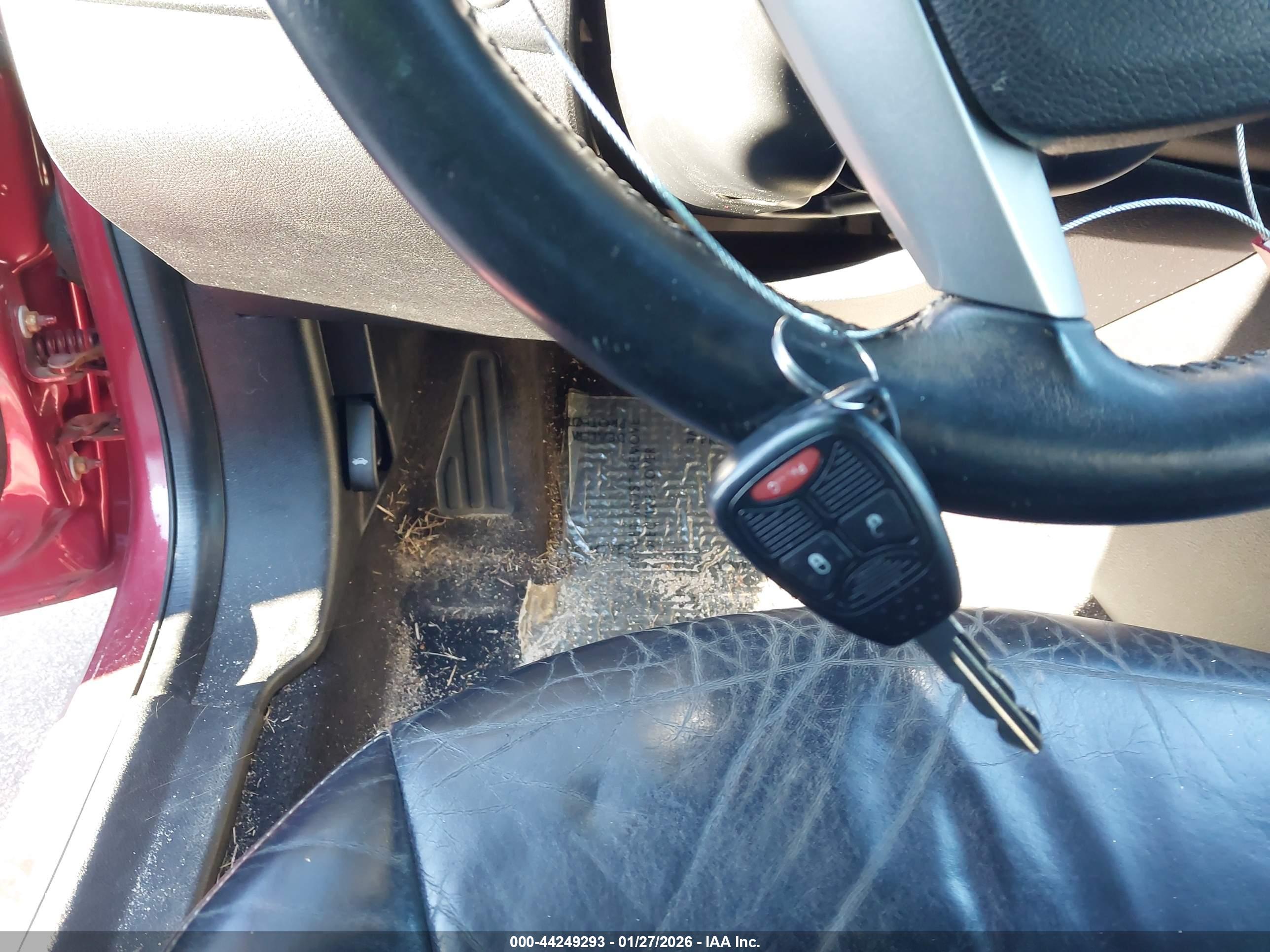 CHRYSLER 200 image 11