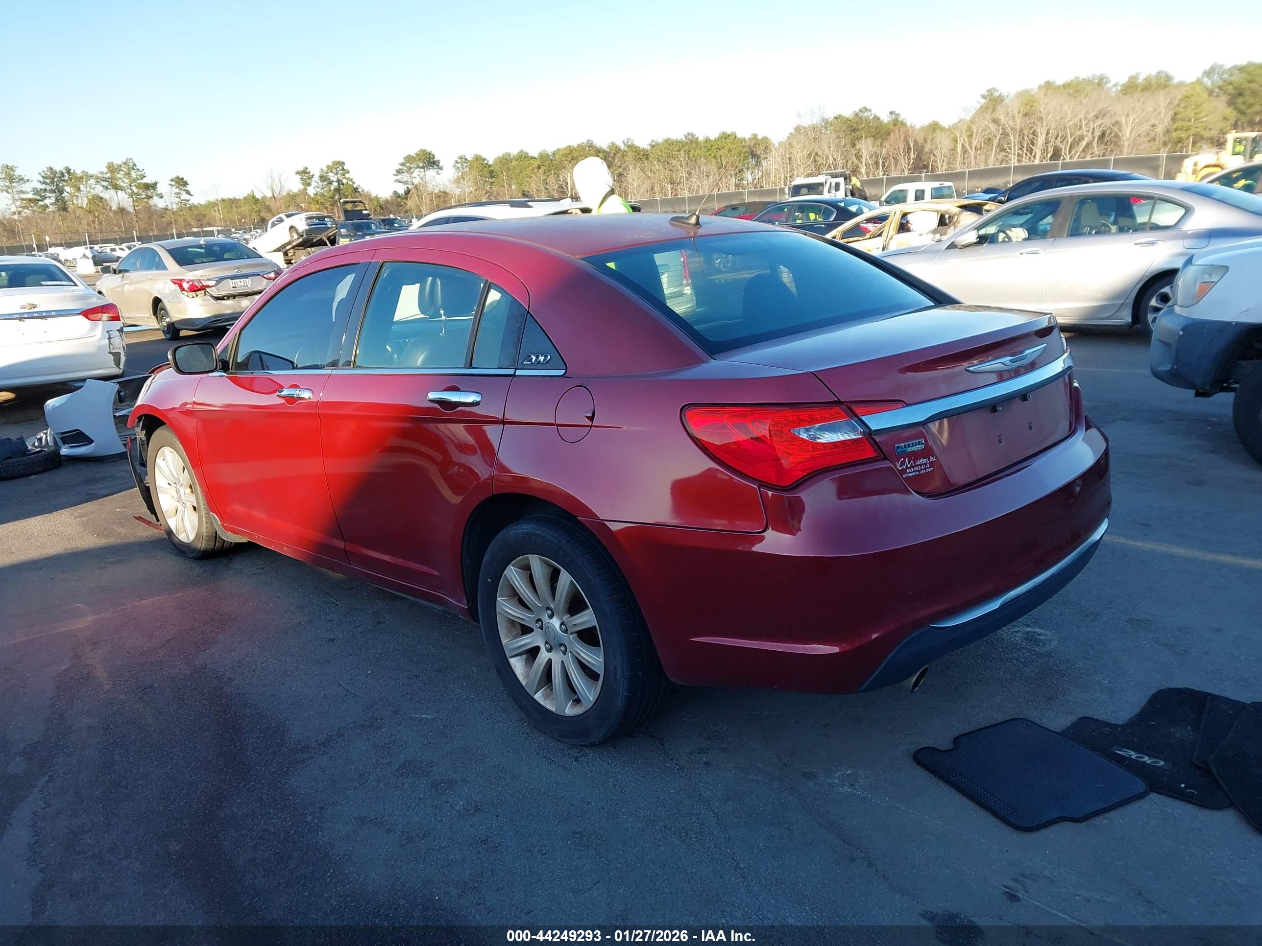 CHRYSLER 200 image 3