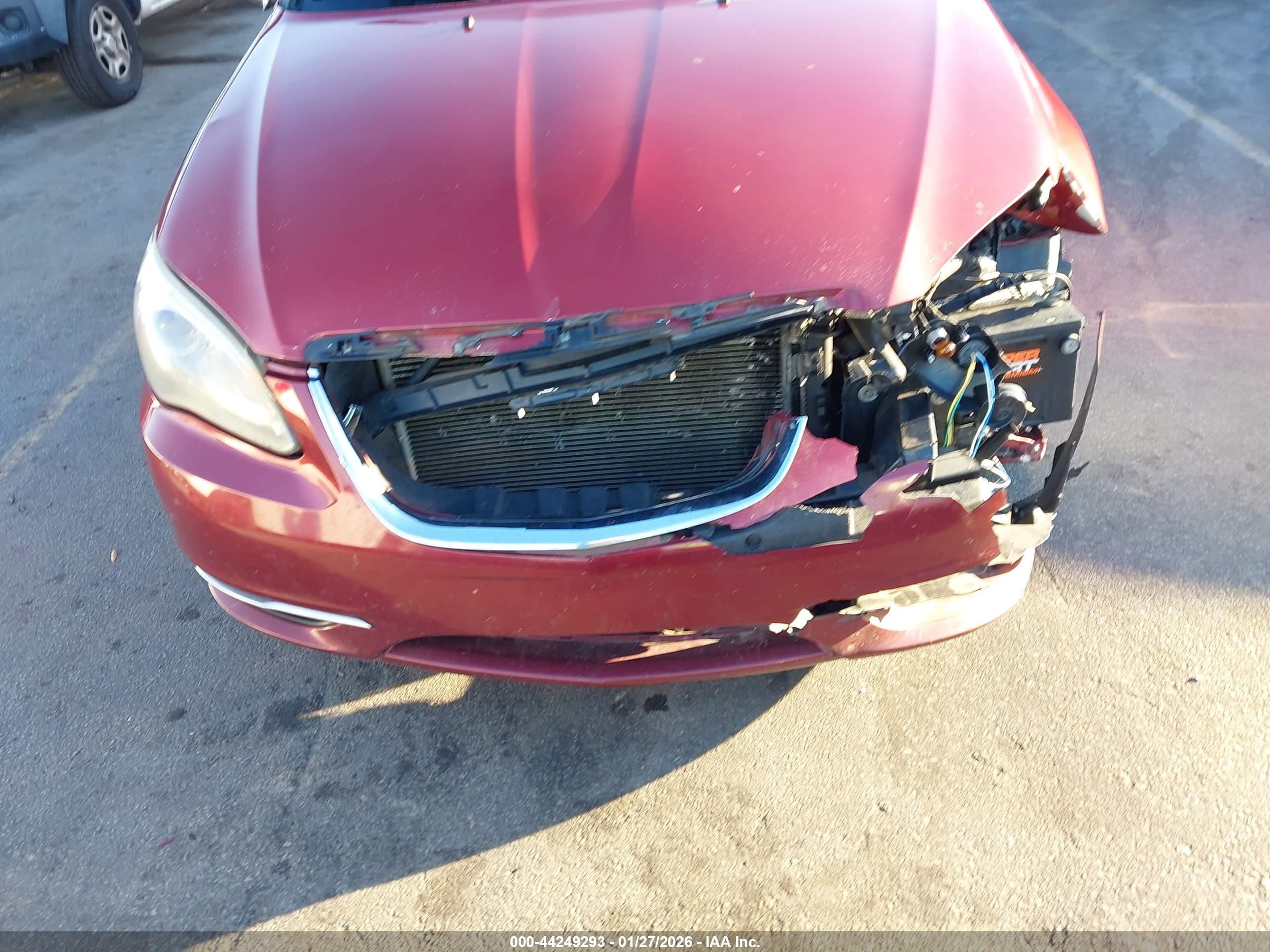 CHRYSLER 200 image 6