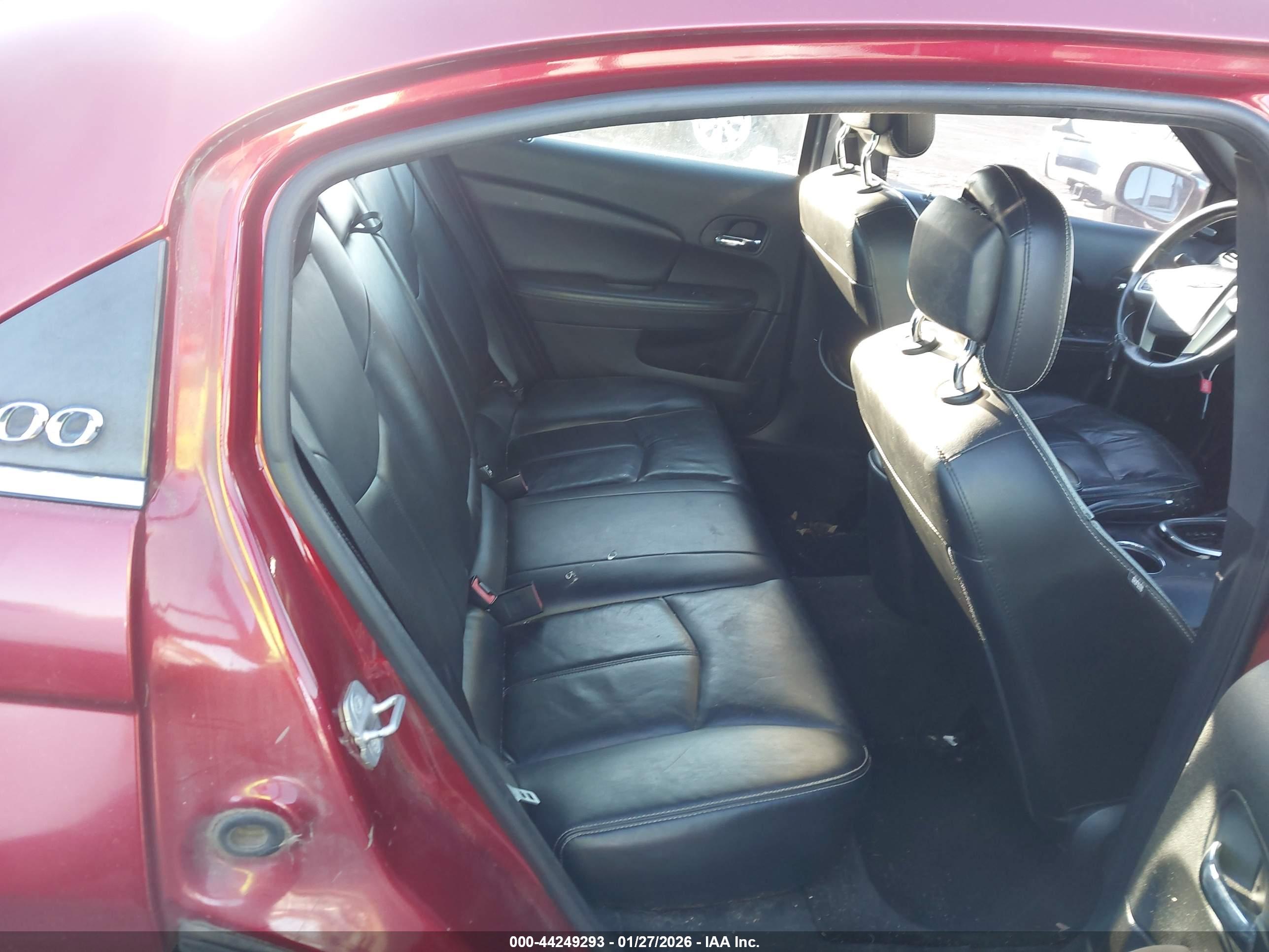 CHRYSLER 200 image 8