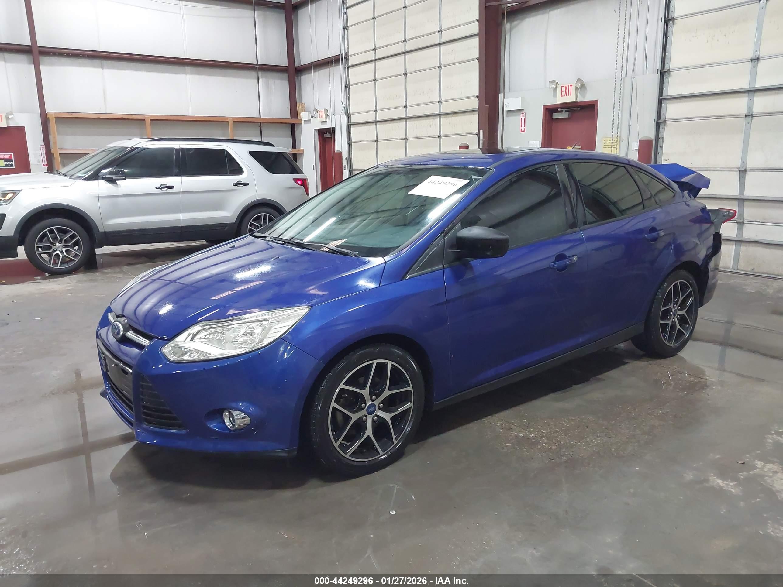 FORD FOCUS image 2