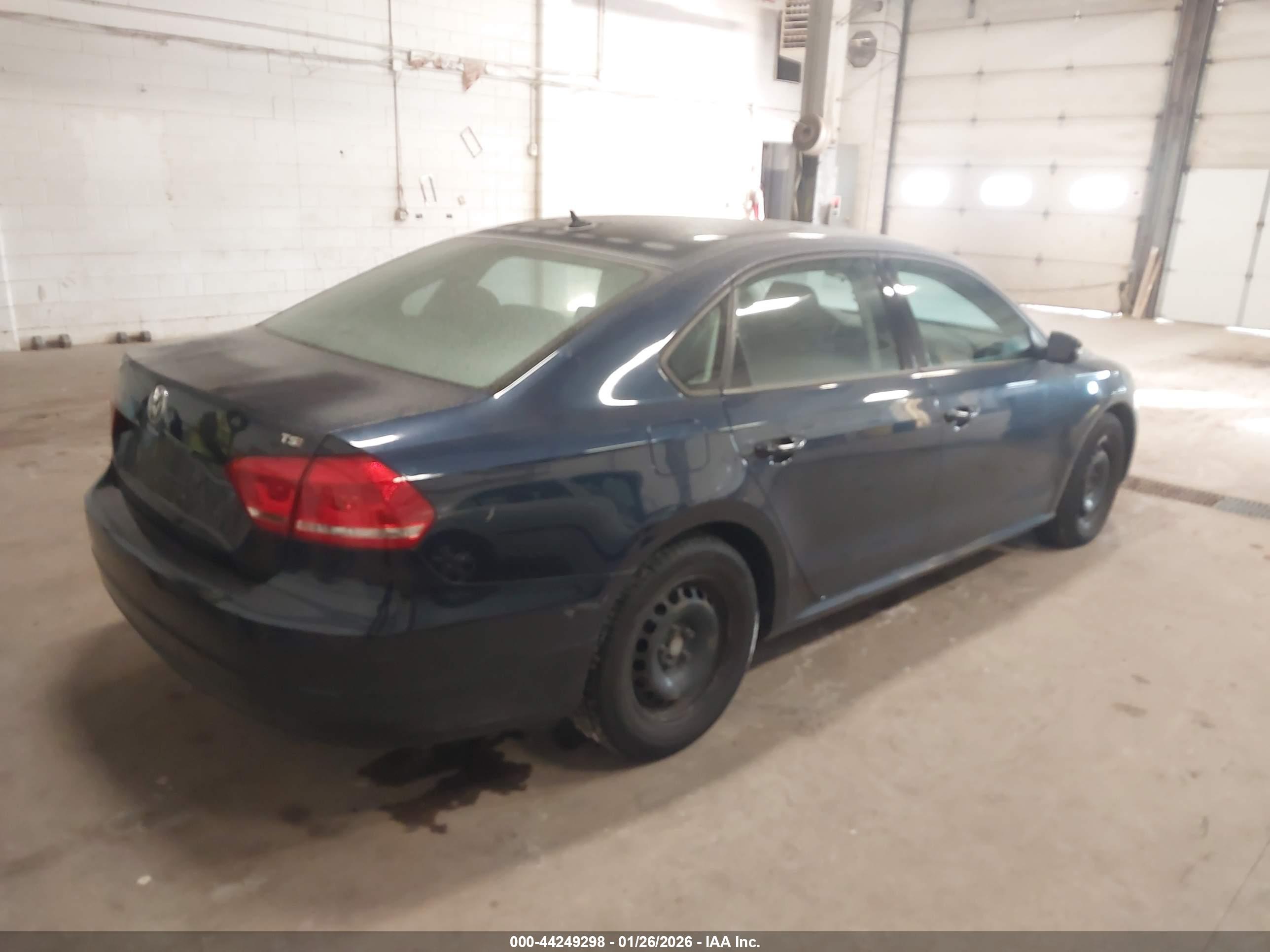 VOLKSWAGEN PASSAT image 4